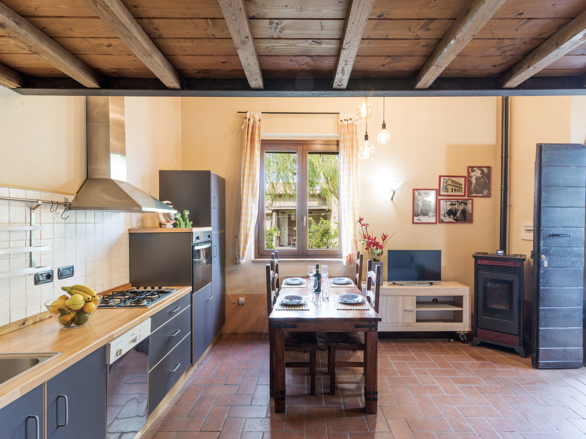 Kitchen / Dining Room