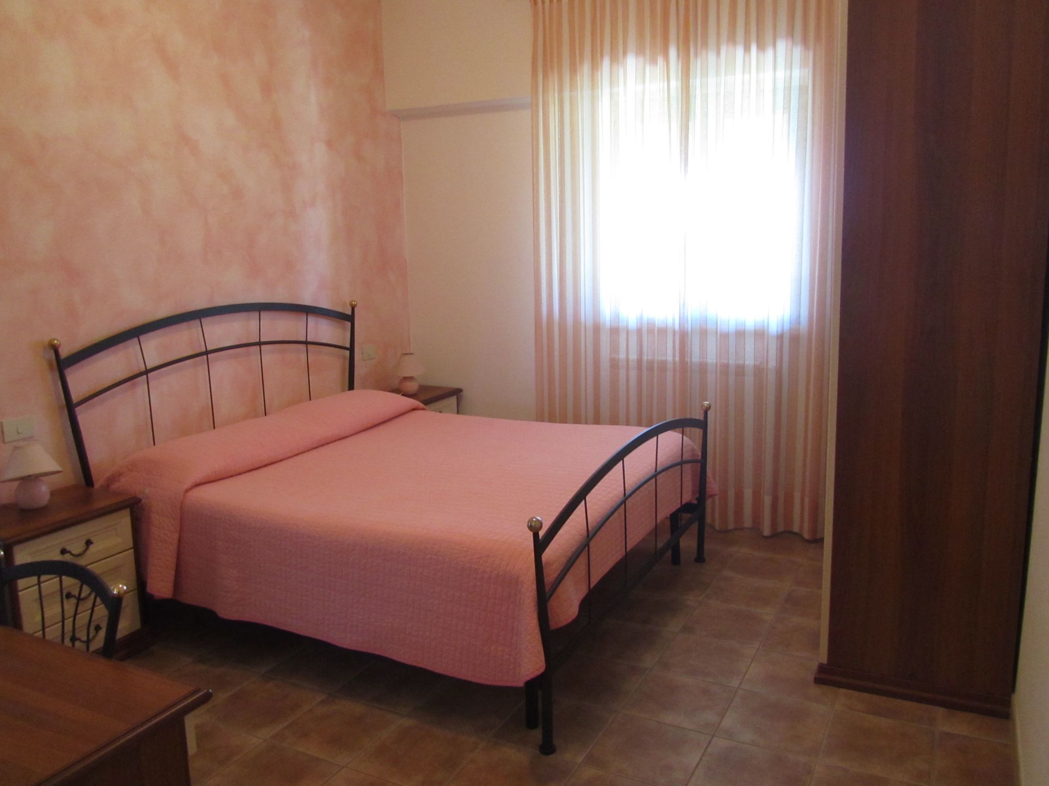 Mit Privatparkplatz-Binnen