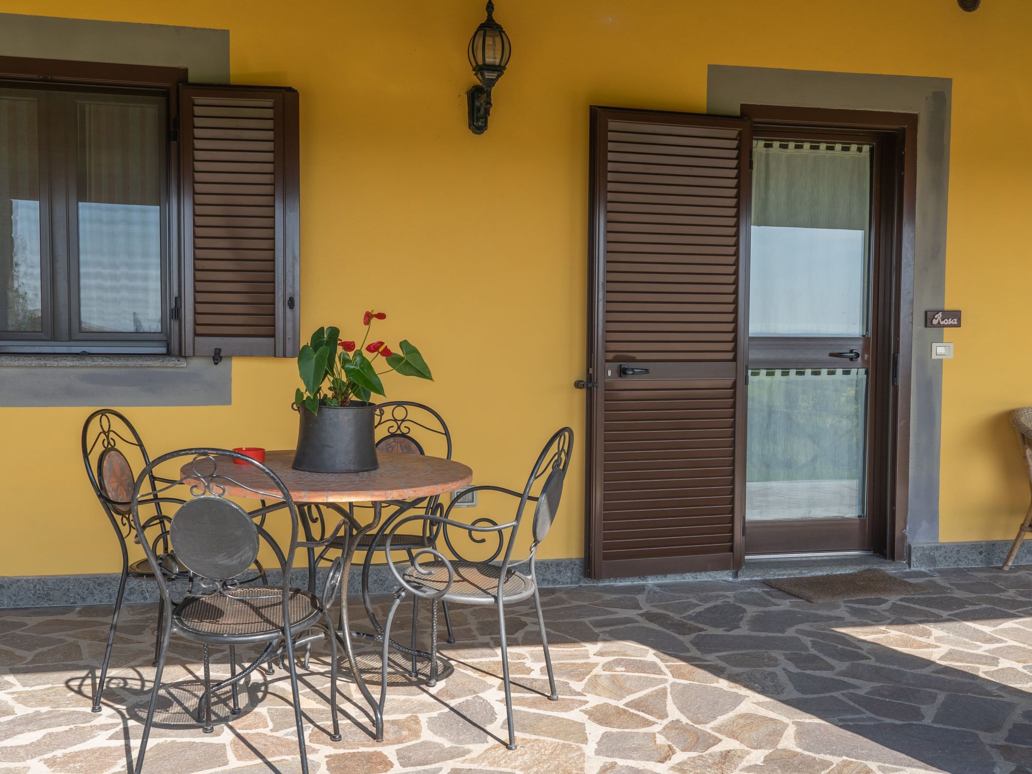 Mit Privatparkplatz-Binnen