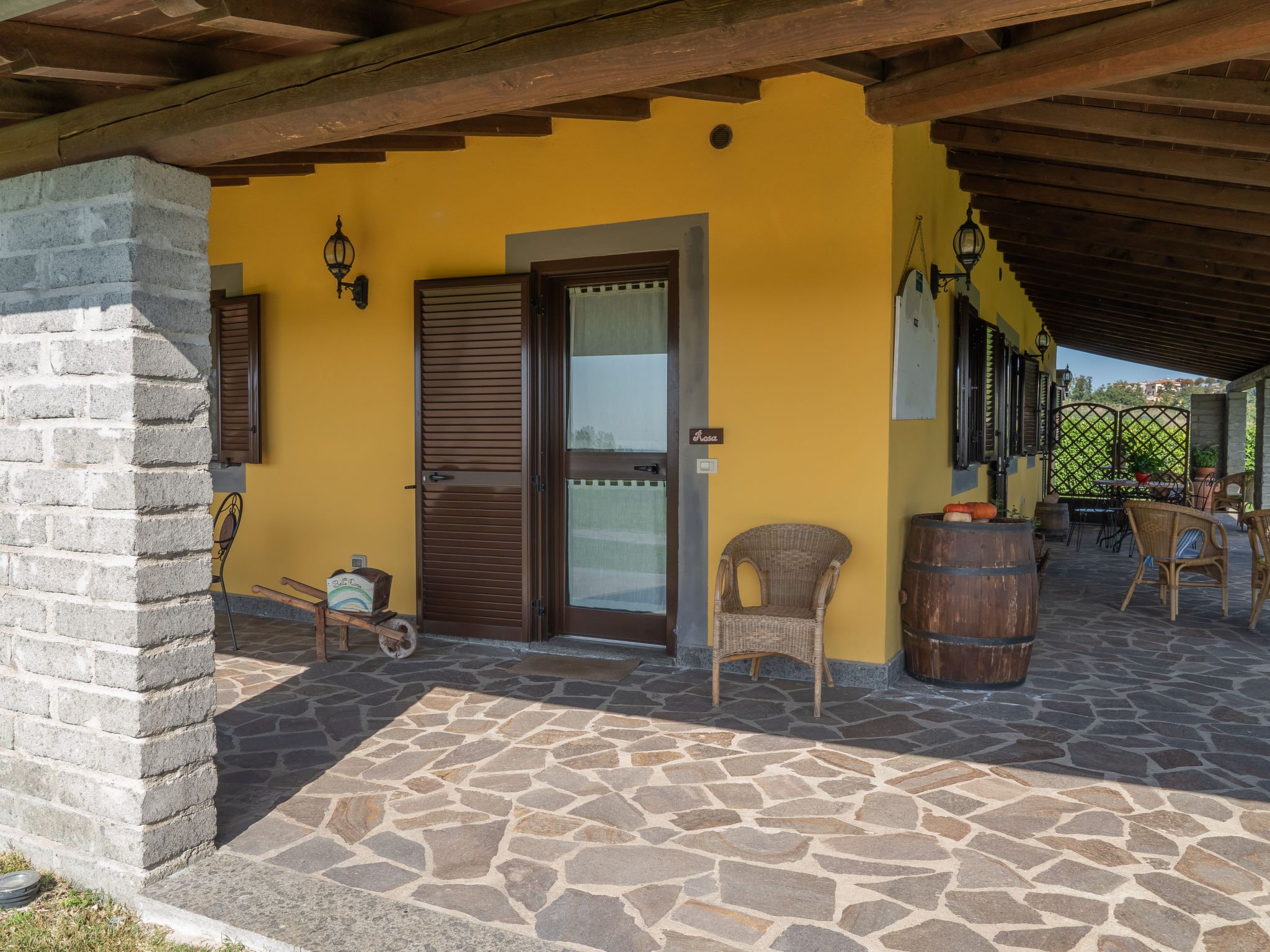 Mit Privatparkplatz-Binnen