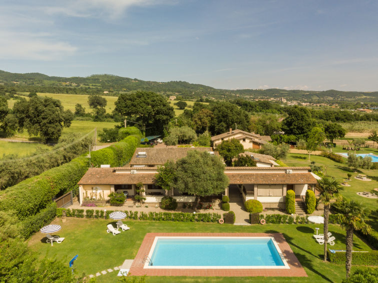 Op 900 m van het strand: Vrijstaande boerderij bij Lago di Bolsena in Meer van Bolsena