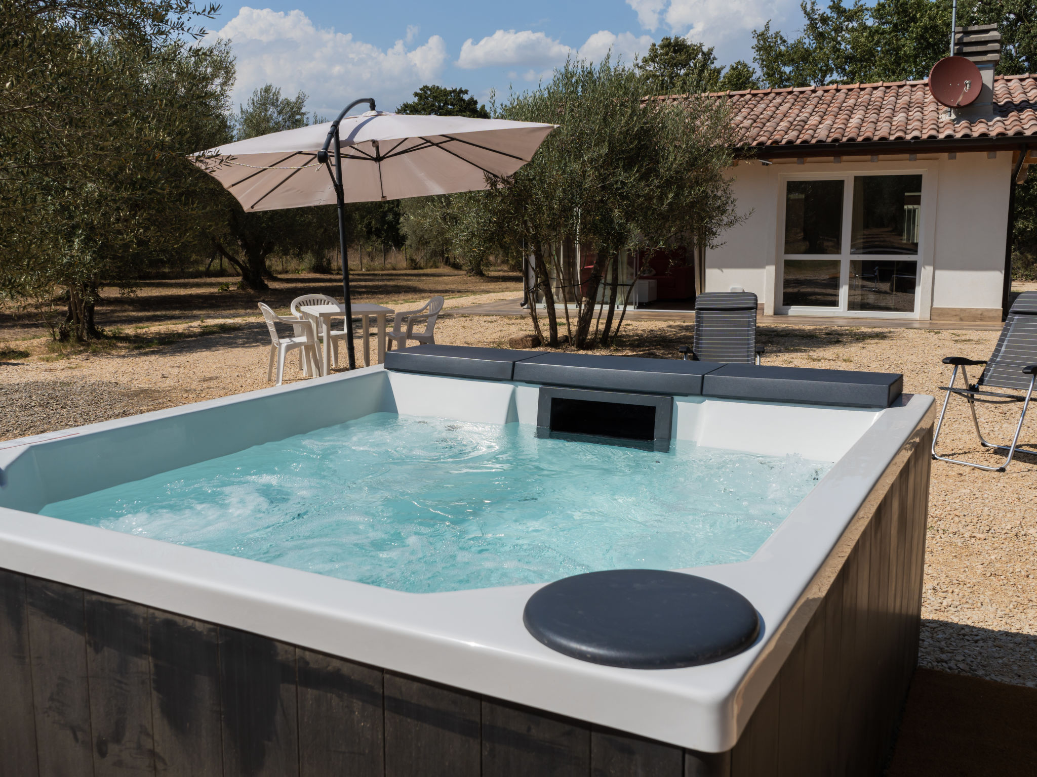 Ferienhaus mit umzäuntem Garten in Lago di Vico (Italien) und 1 Hund erlaubt