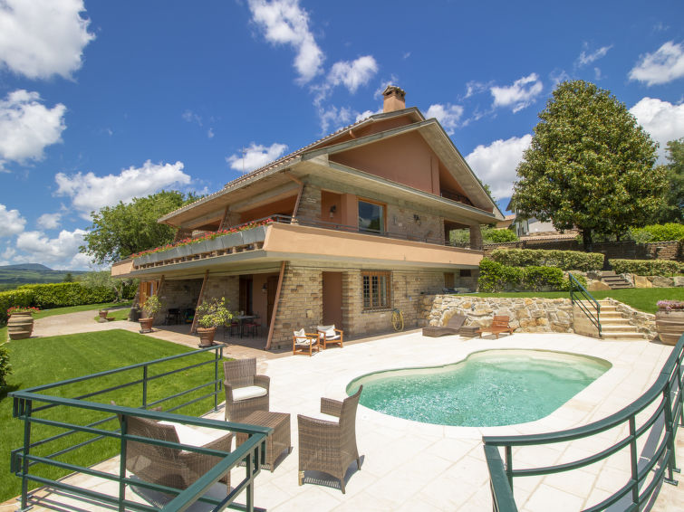 11-persoons villa met privézwembad bij Lago di Vico in Lago di Vico