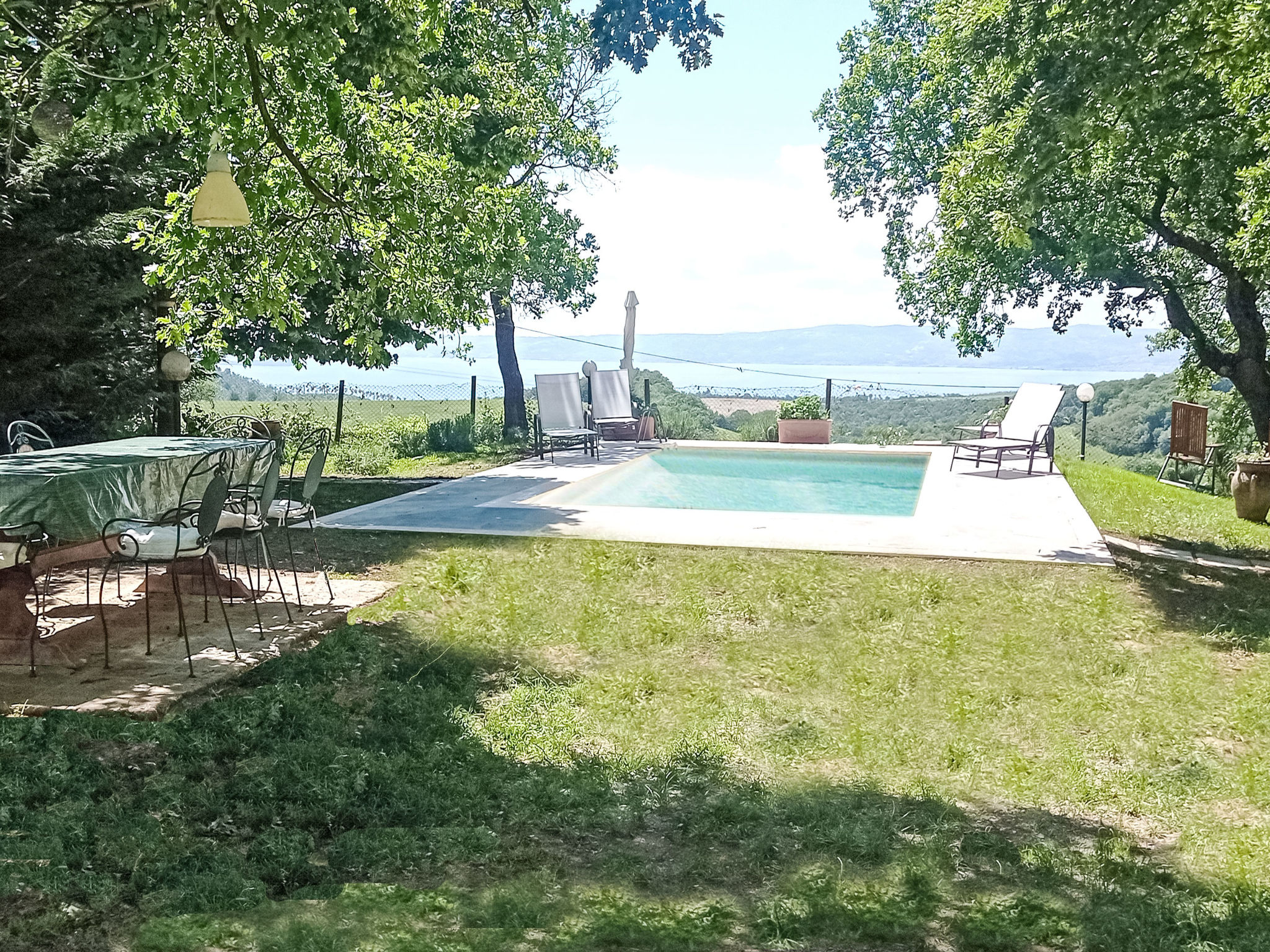 Villa auf dem Seehügel - Buiten