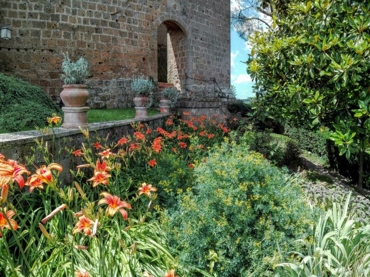 Schöne Unterkunft in einem Schloss, mit Schwimmbad
