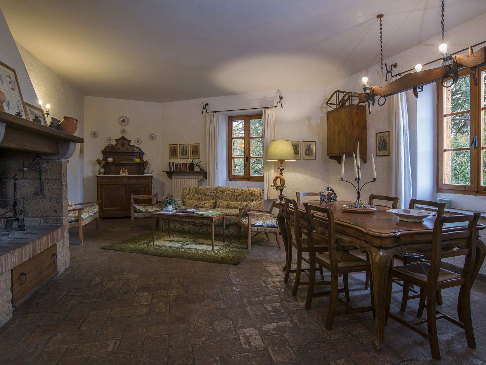 Charmante Schlossunterkunft mit Schwimmbad