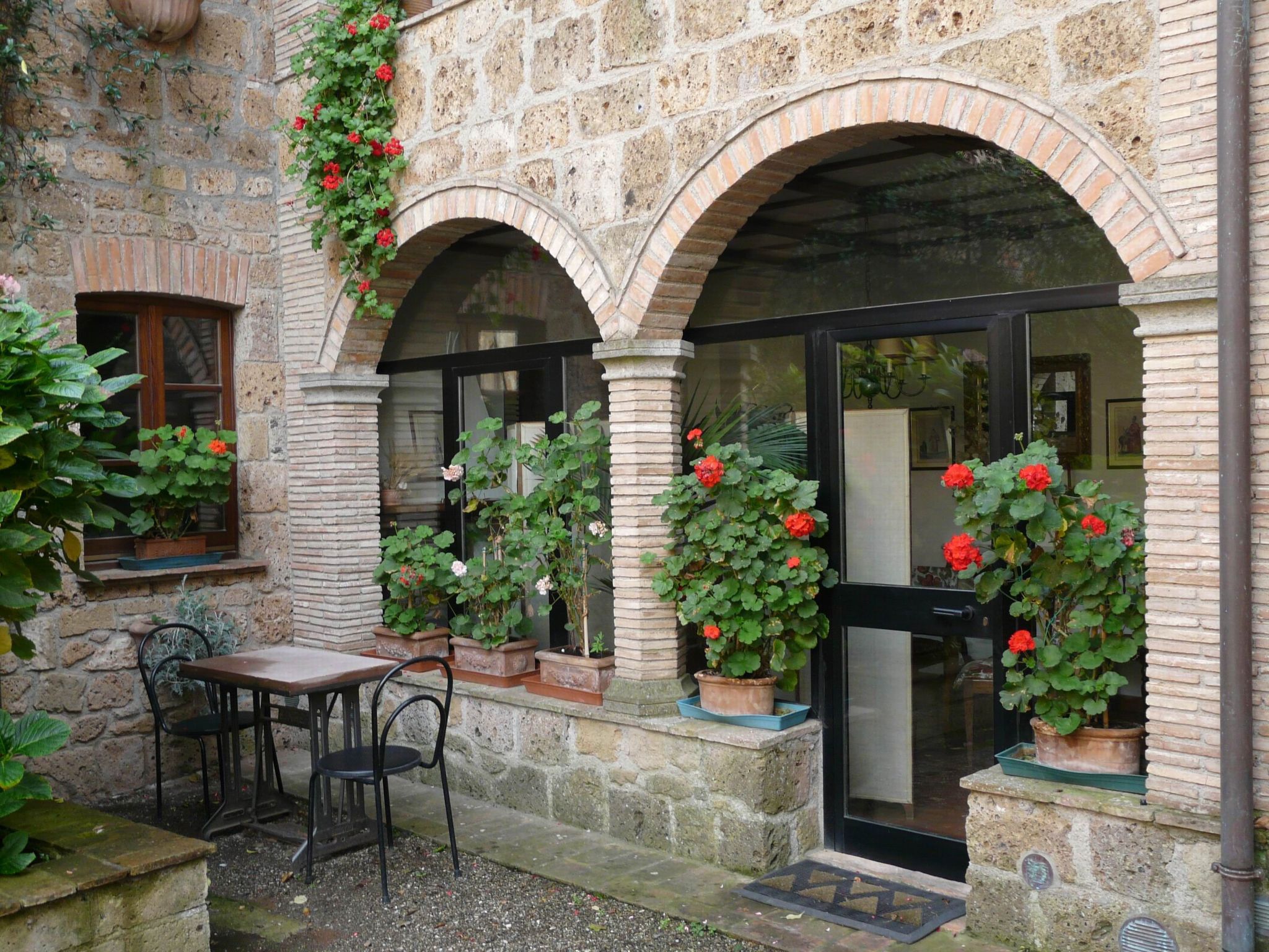 Komfortable Unterkunft in einem Schloss, Schwimmbad — view 1 of 21