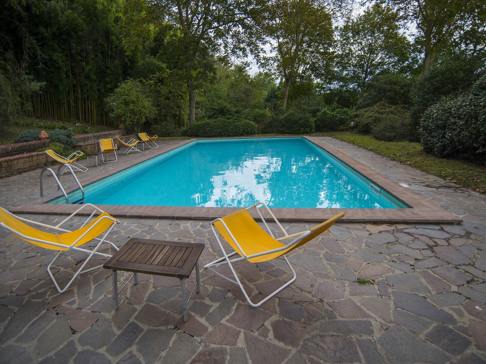 Komfortable Unterkunft in einem Schloss, Schwimmbad — Pool Outdoor (4 of 15)
