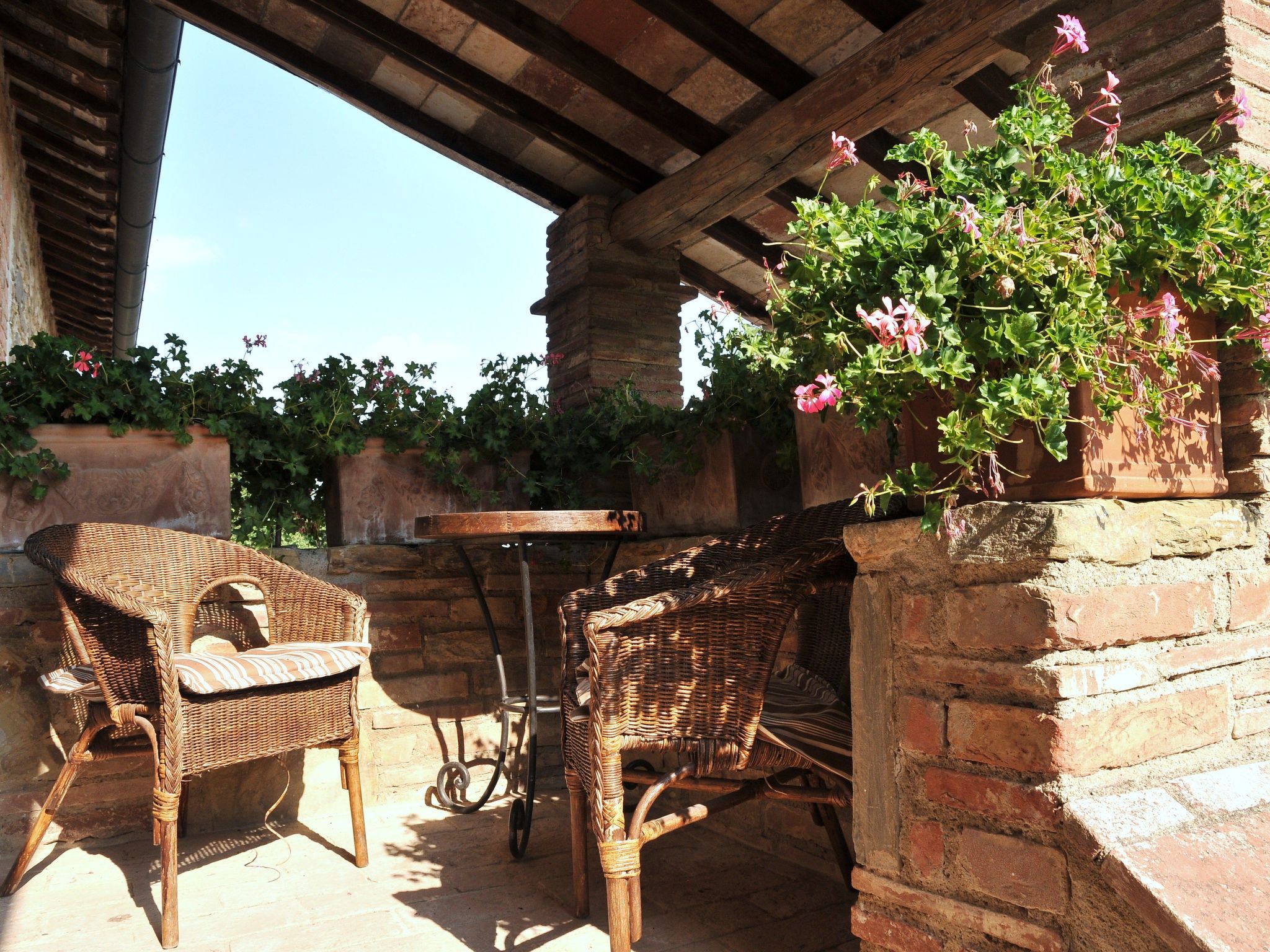 Für vier Personen mit privatem möblierten Außenbereich-Binnen