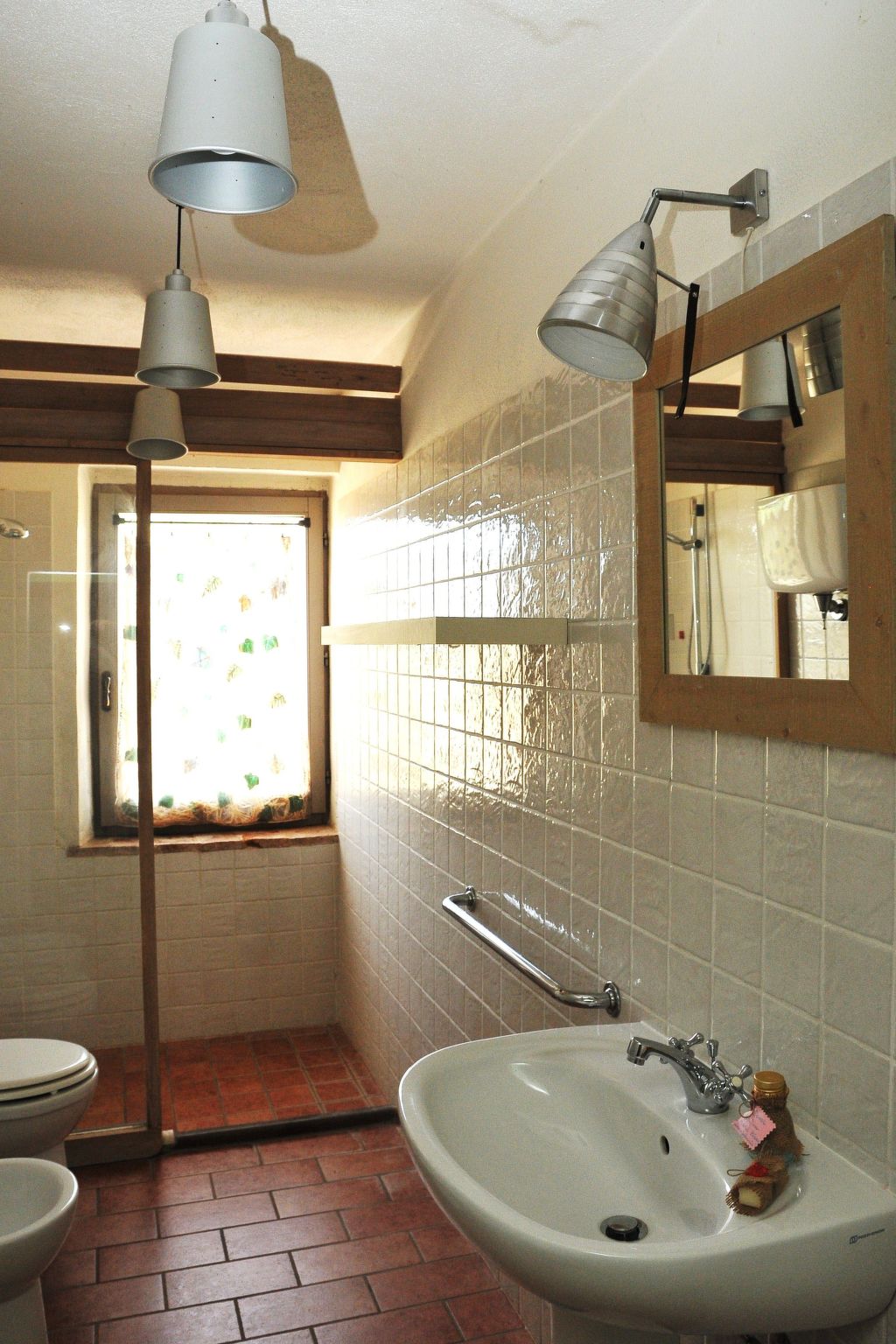 Für vier Personen mit privatem möblierten Außenbereich-Binnen