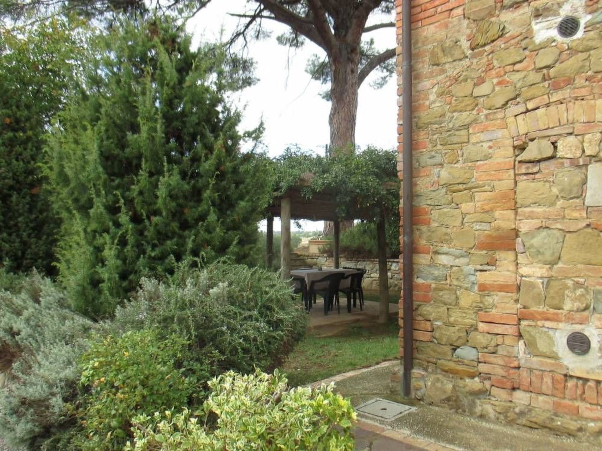 Wohnung in Castiglione Del Lago mit Grill, gemeinsamem Pool und Terrasse-Binnen