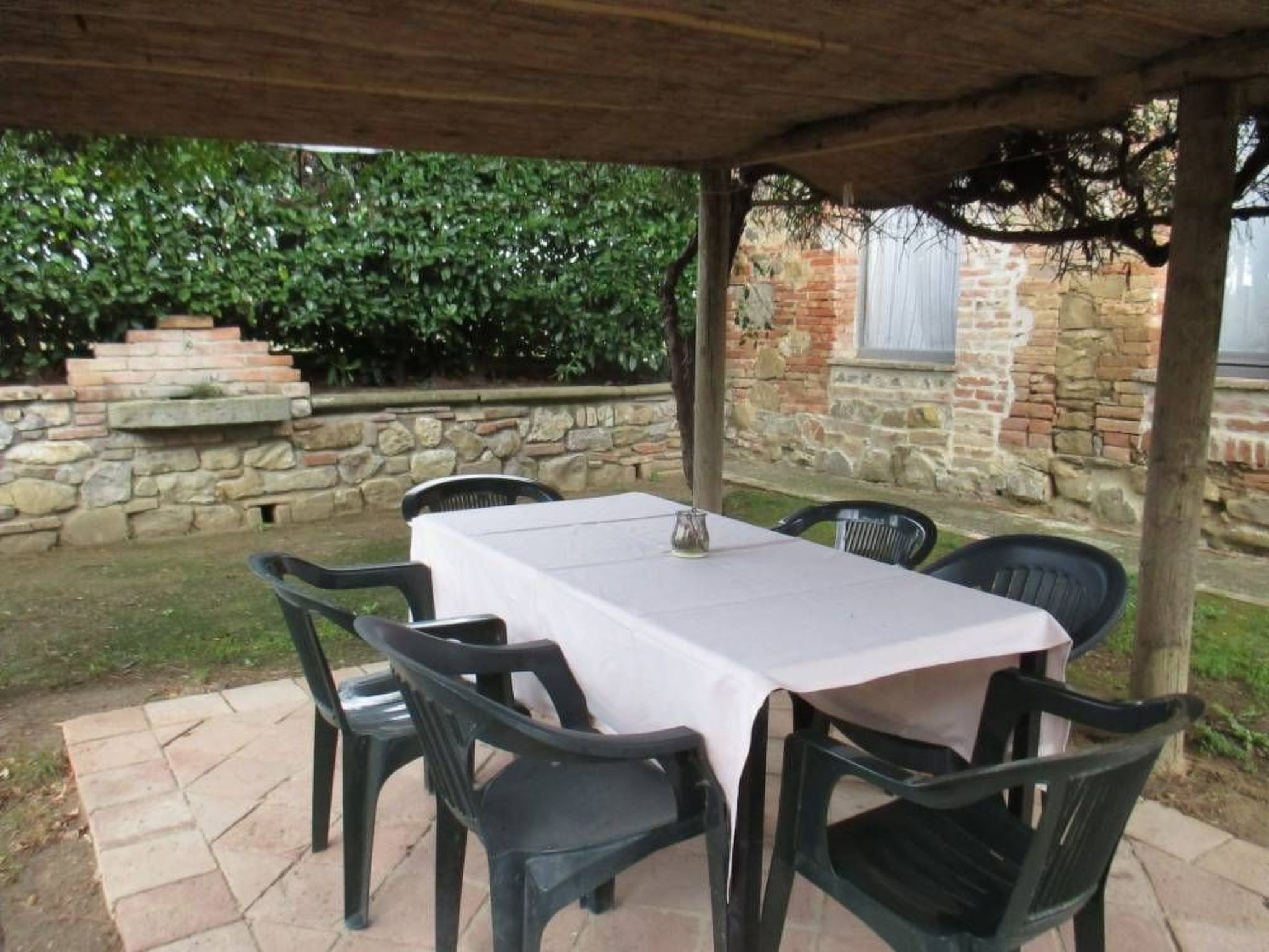 Wohnung in Castiglione Del Lago mit Grill, gemeinsamem Pool und Terrasse-Binnen
