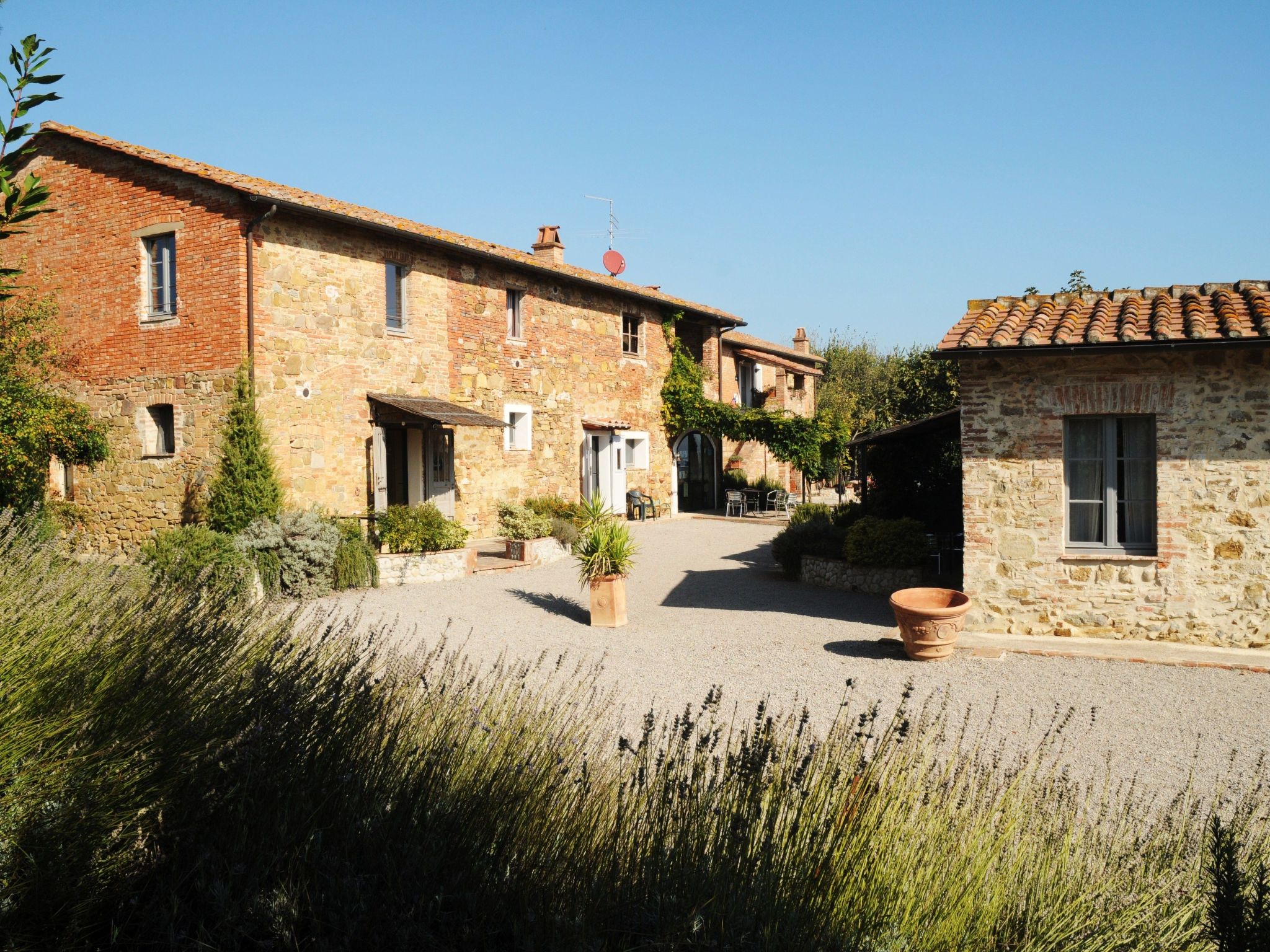 Wohnung in Castiglione Del Lago mit Grill, gemeinsamem Pool und Terrasse-Binnen