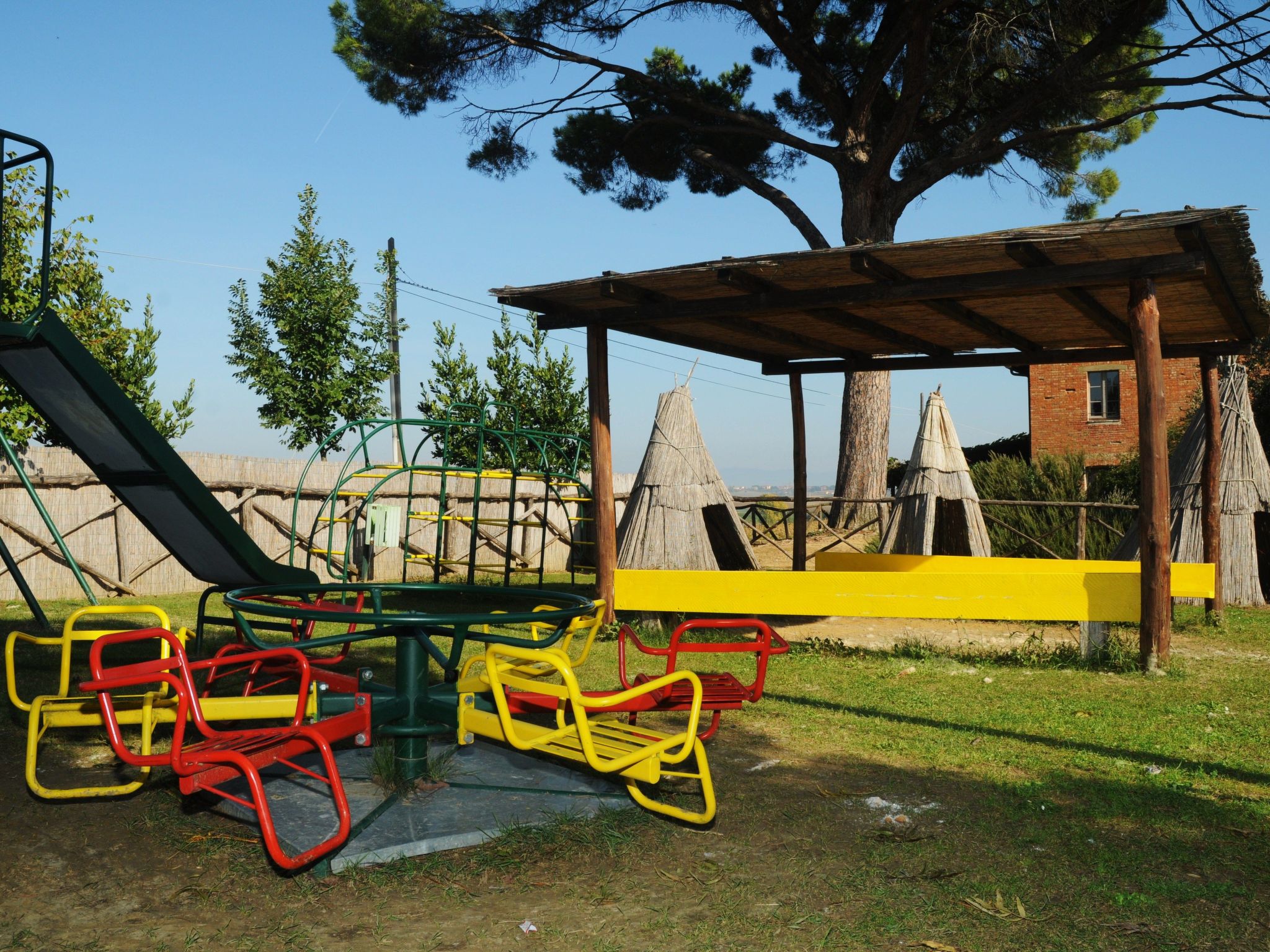 Wohnung in Castiglione Del Lago mit Grill, gemeinsamem Pool und Terrasse-Binnen