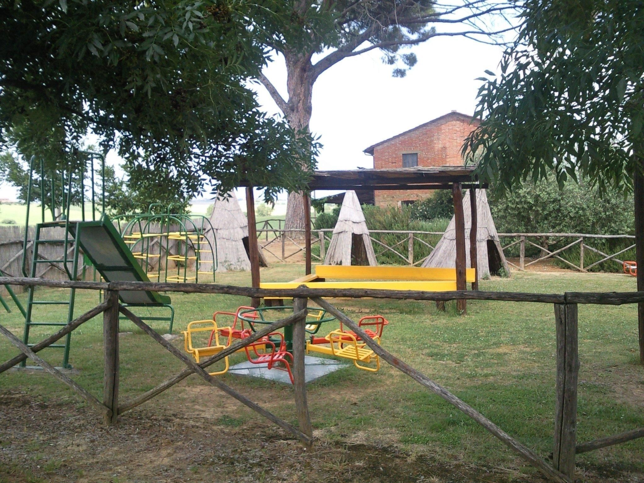 Wohnung in Castiglione Del Lago mit Grill, gemeinsamem Pool und Terrasse-Binnen