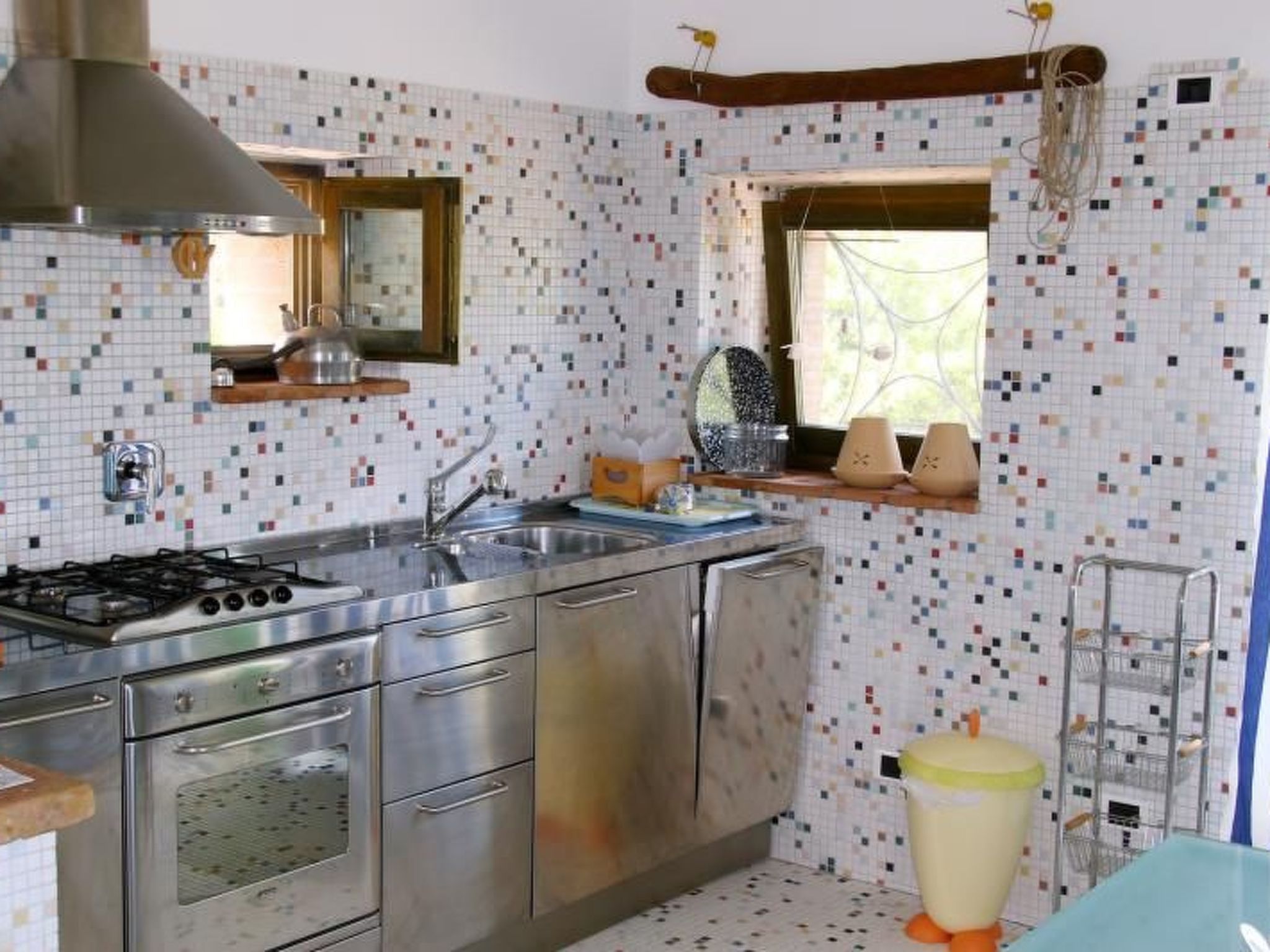 Studio mit Balkonblick ins bergige Grüne-Binnen