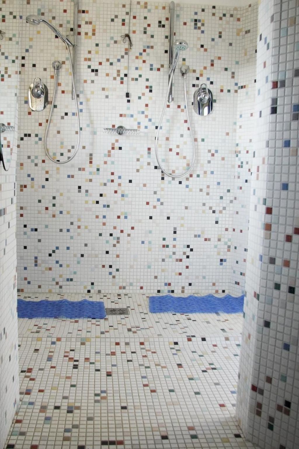 Studio mit Balkonblick ins bergige Grüne-Binnen