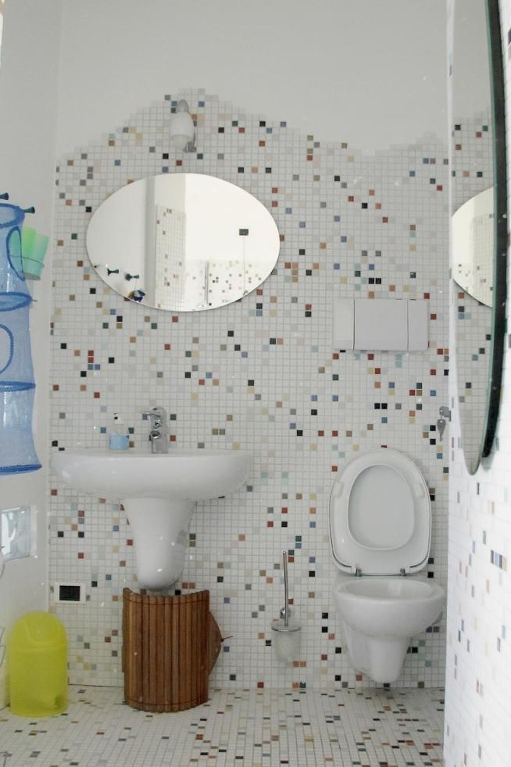 Studio mit Balkonblick ins bergige Grüne-Binnen