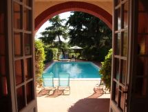 Flacher Pool