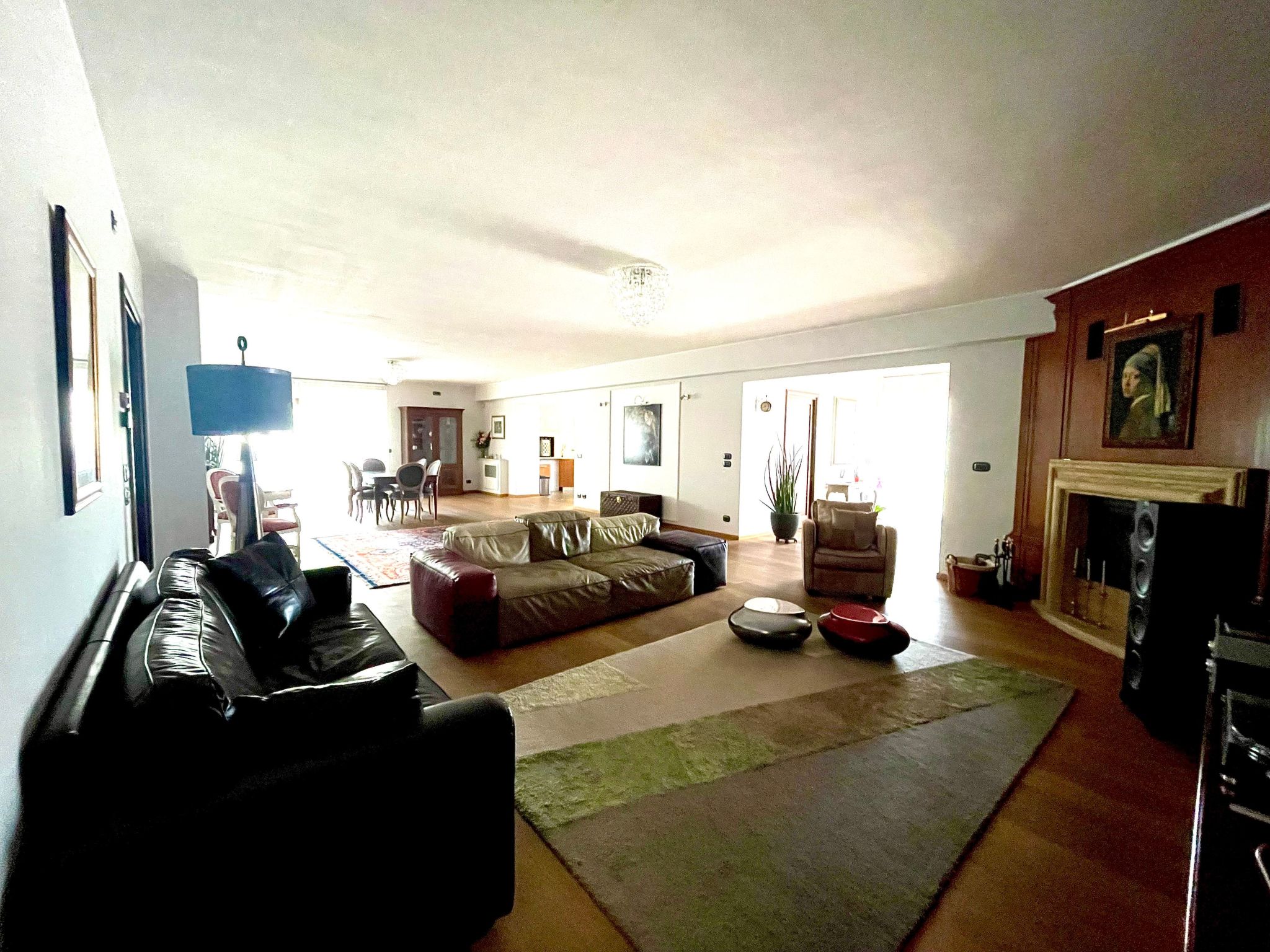 GROSSE LUXUSWOHNUNG-Inside