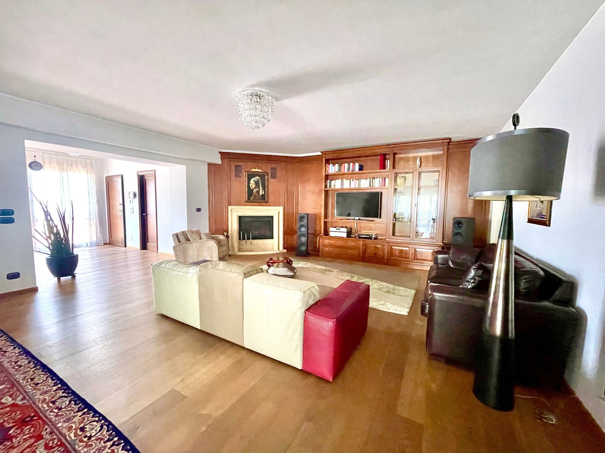 GROSSE LUXUSWOHNUNG-Inside