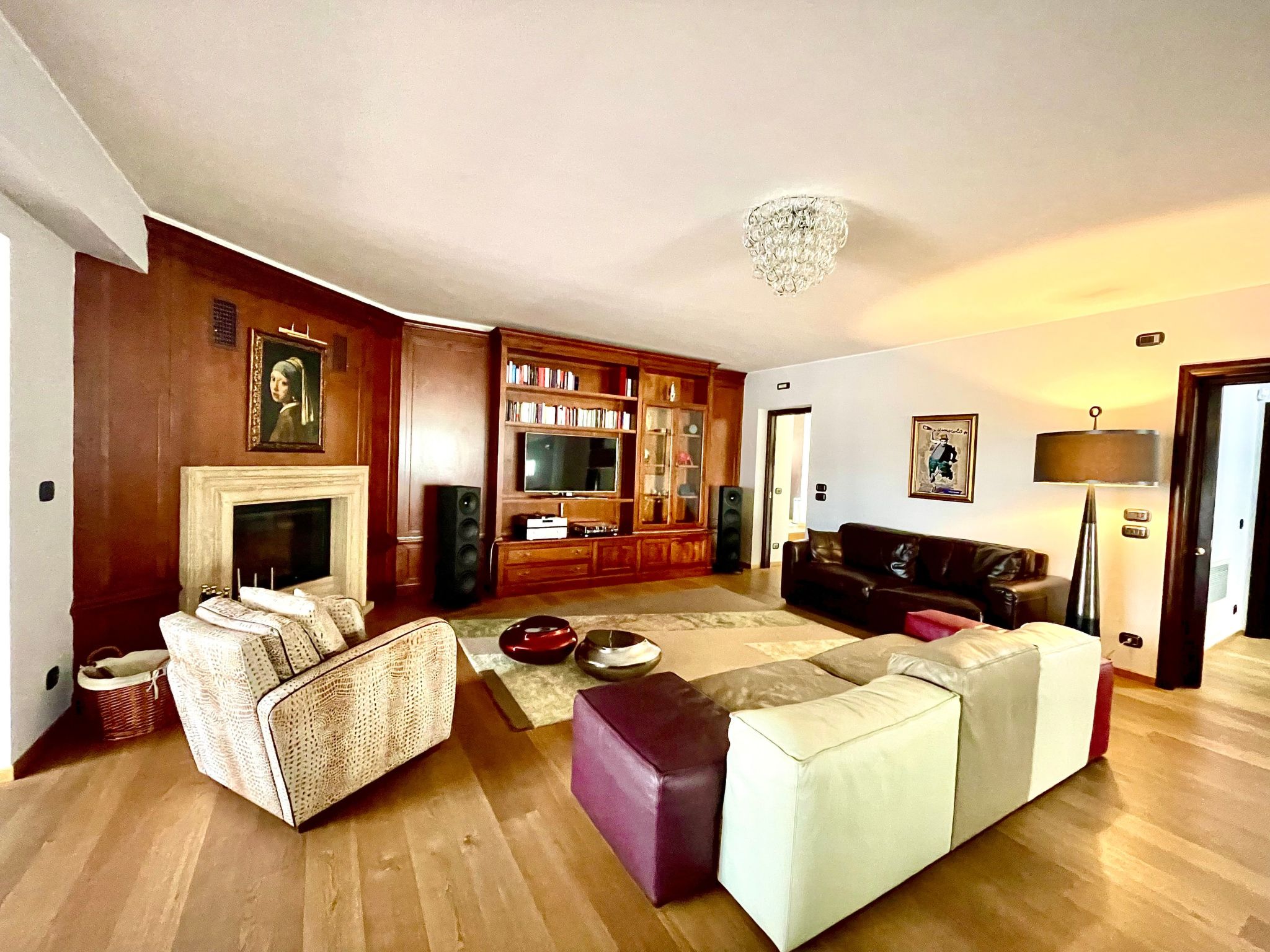 GROSSE LUXUSWOHNUNG-Inside