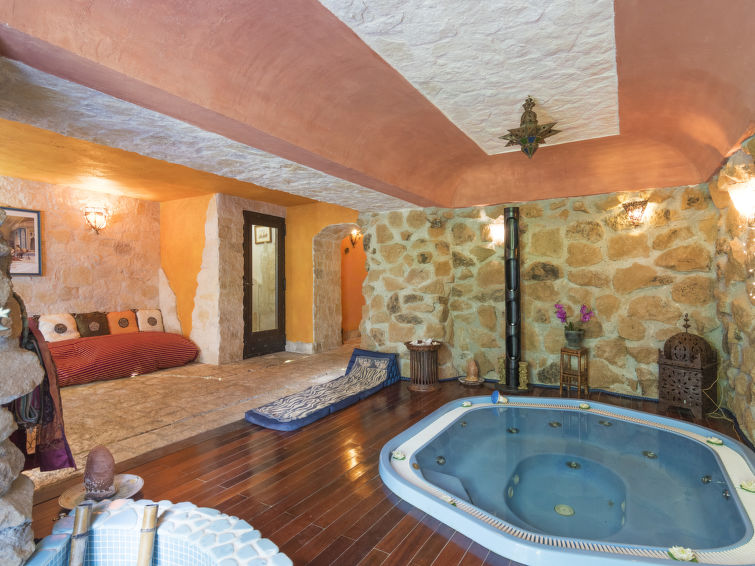 Pool Indoor