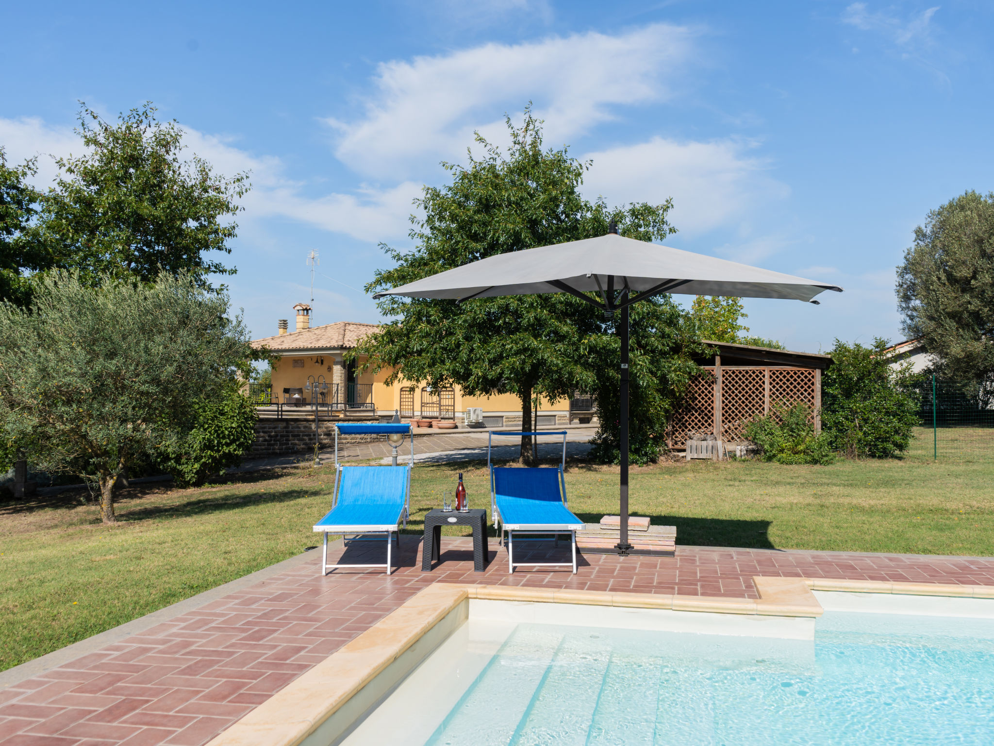 Ferienhaus mit umzäuntem Garten in Manziana/Canale Monterano (Italien) und 1 Hund erlaubt