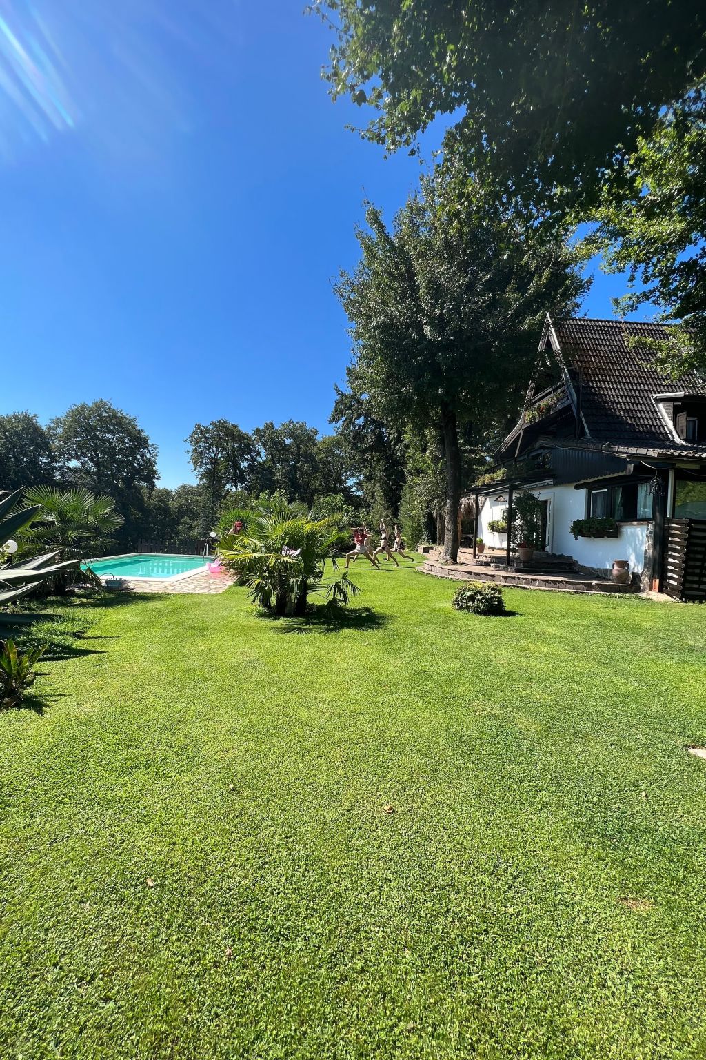 Ferienvilla mit Garten, Grill und Terrasse-Draußen