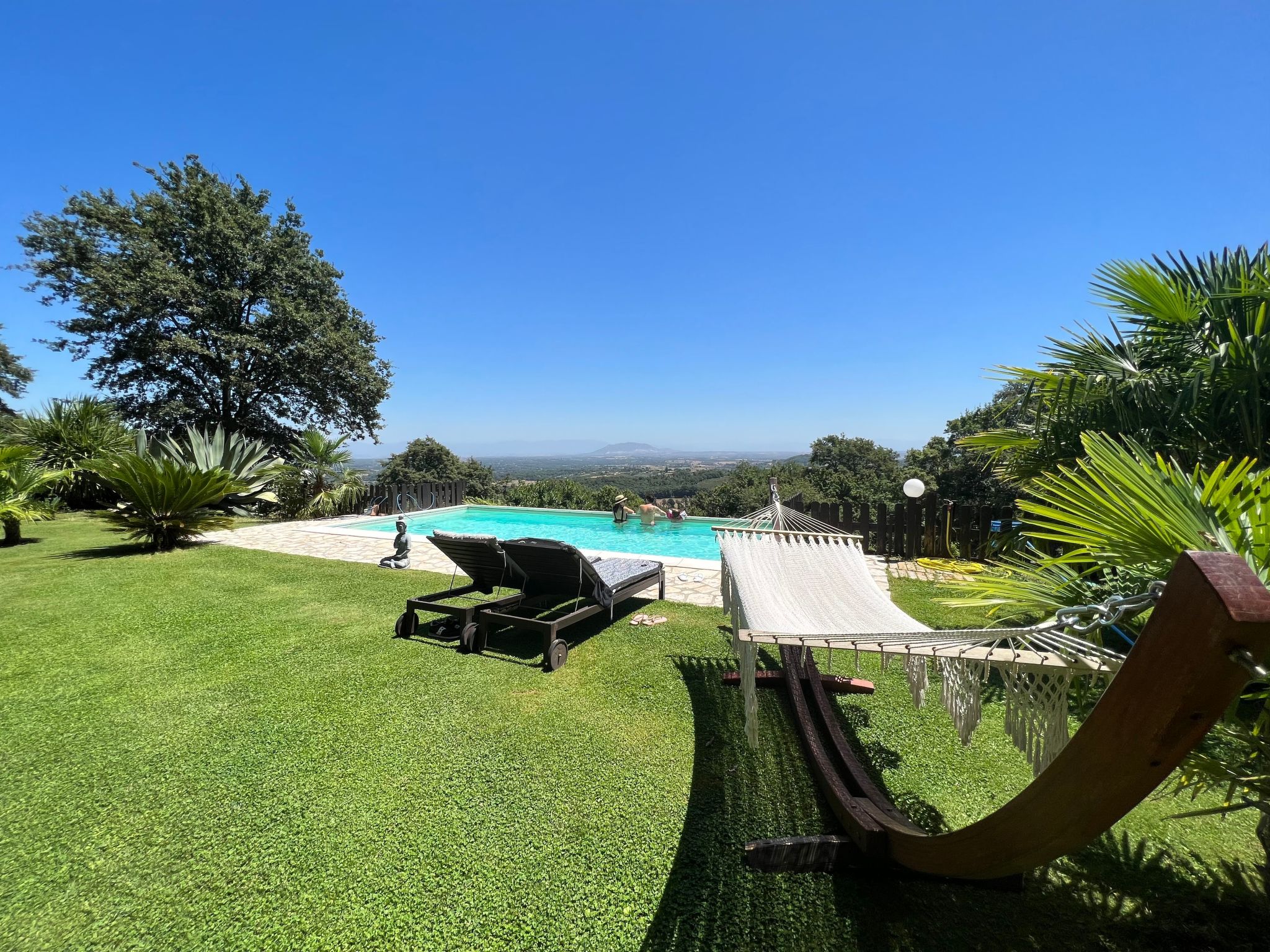 Ferienvilla mit Garten, Grill und Terrasse-Draußen