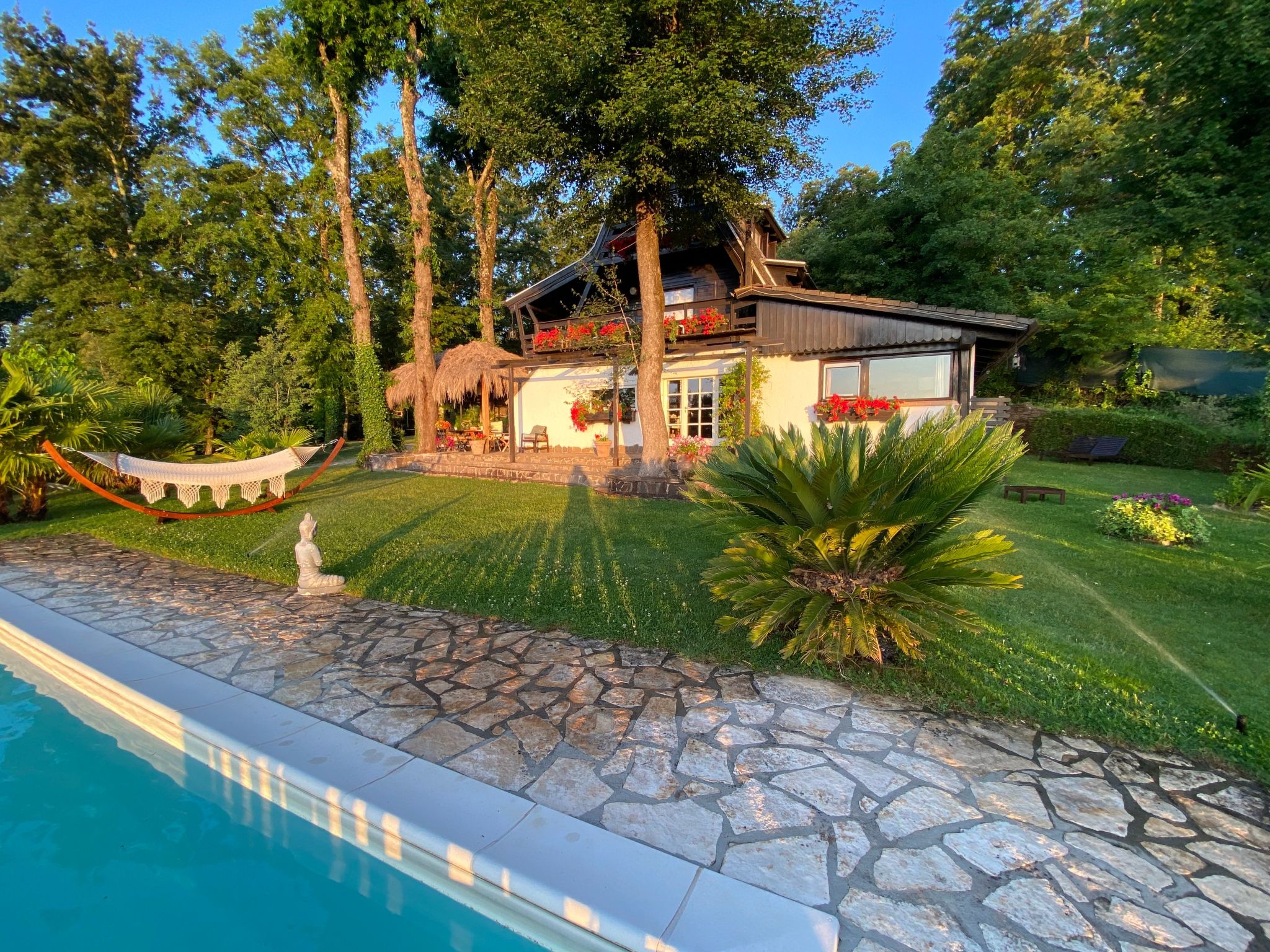 Ferienvilla mit Garten, Grill und Terrasse-Image-tags.info