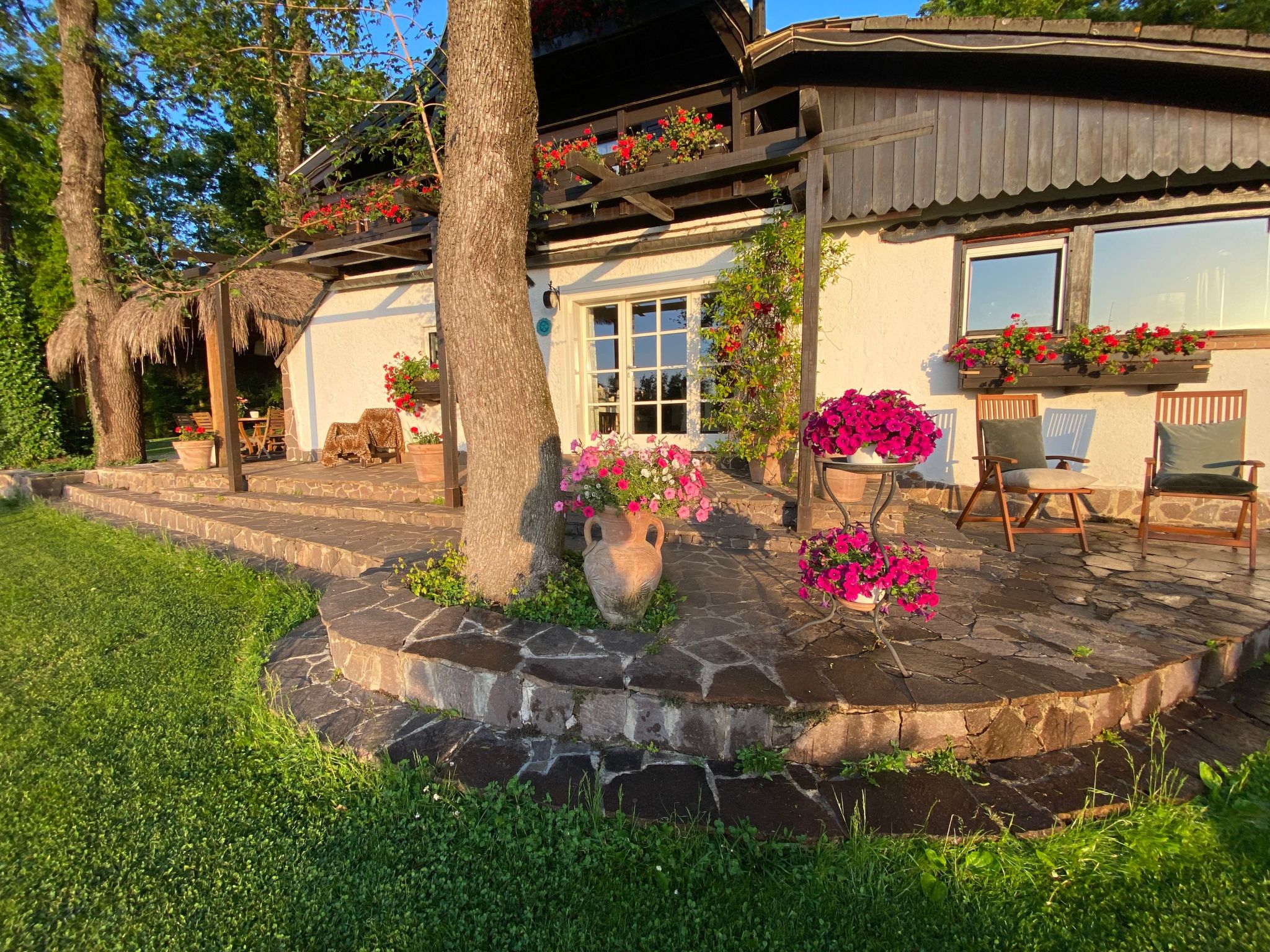 Ferienvilla mit Garten, Grill und Terrasse-Image-tags.info