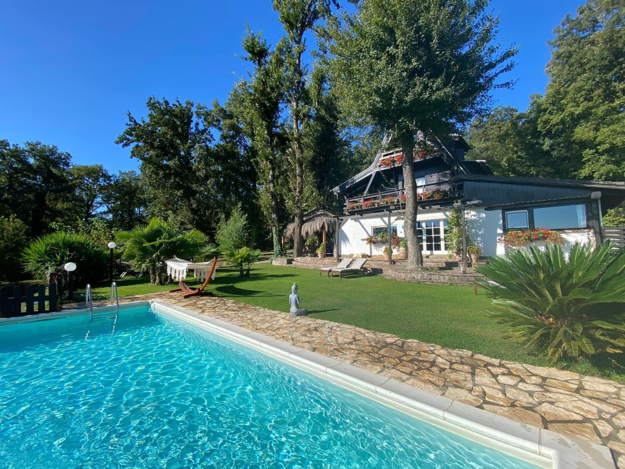 Ferienvilla mit Garten, Grill und Terrasse-Image-tags.info