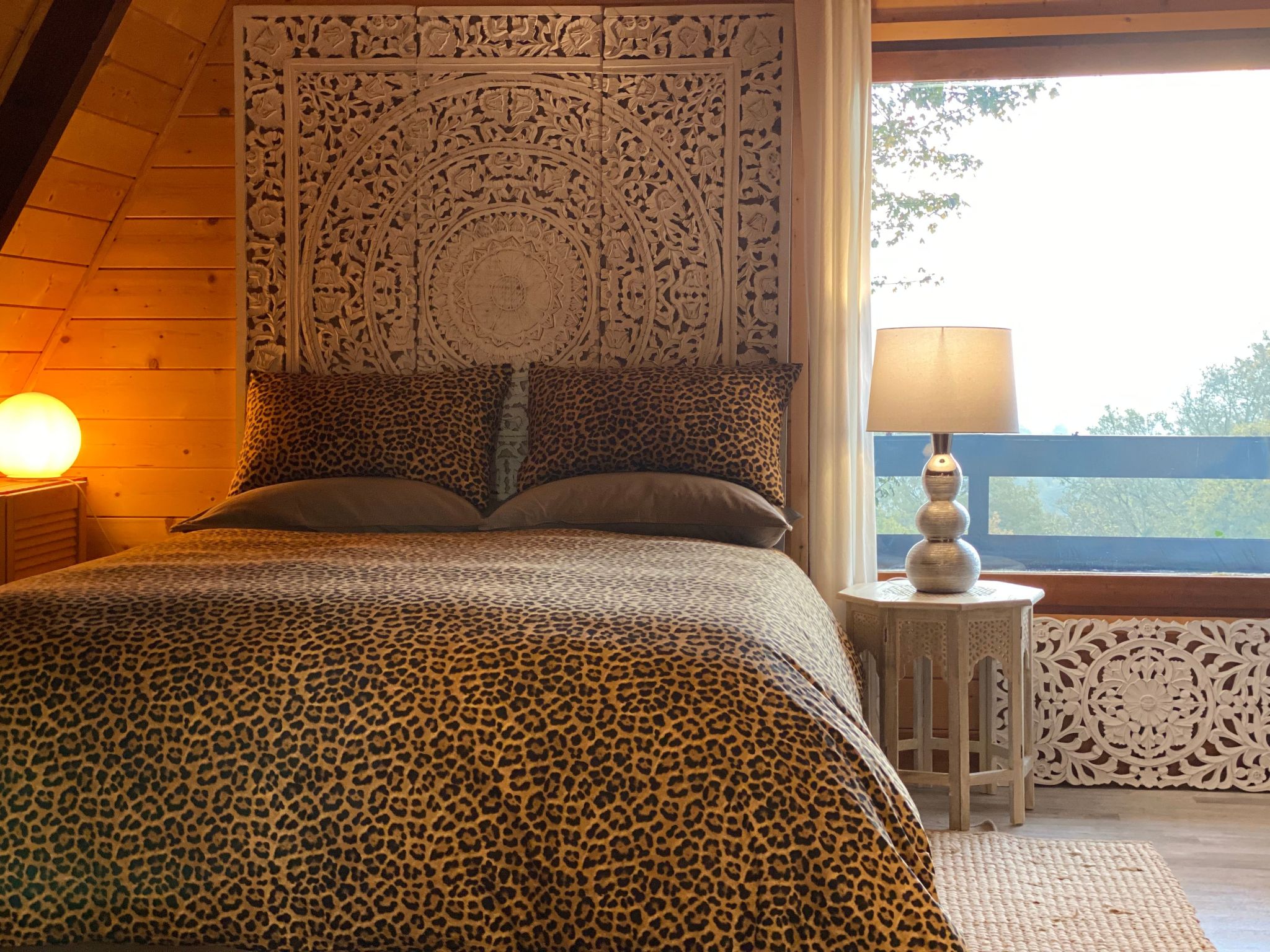 Ferienvilla mit Garten, Grill und Terrasse-Drinnen