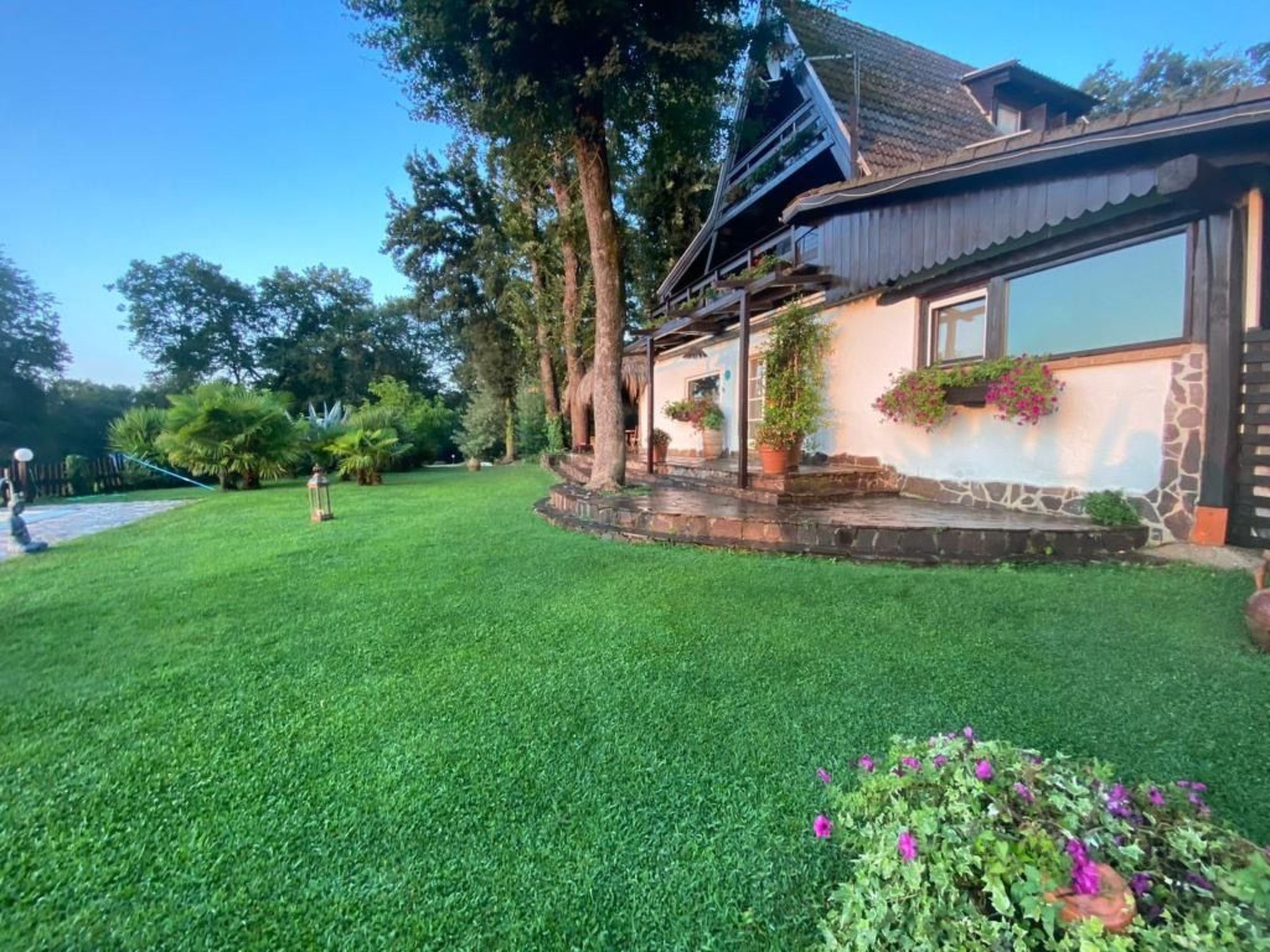 Ferienvilla mit Garten, Grill und Terrasse-Image-tags.info