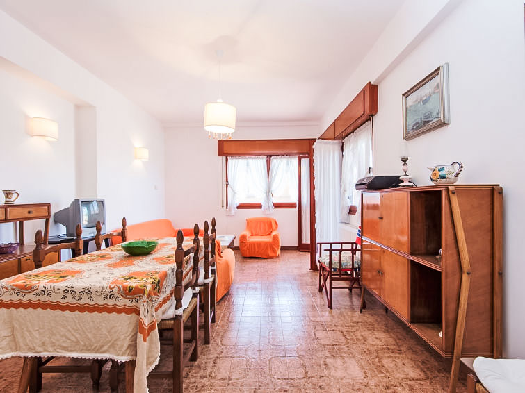 Search and Stay destination Torvaianica, Lazio - Italy from AU$ 232. Giuliana