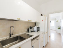 Rome's Beach House 1