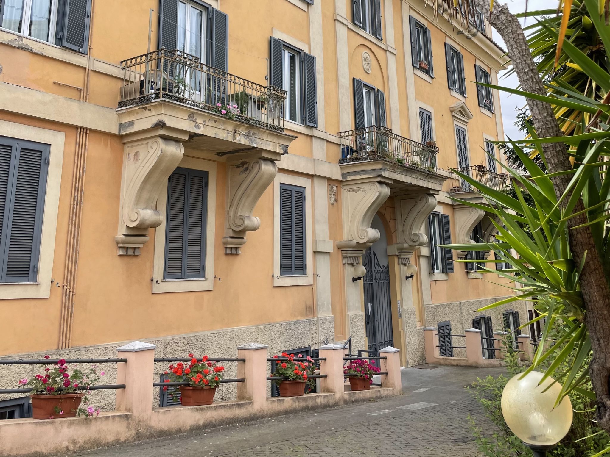 Welcome Rome-Dehors