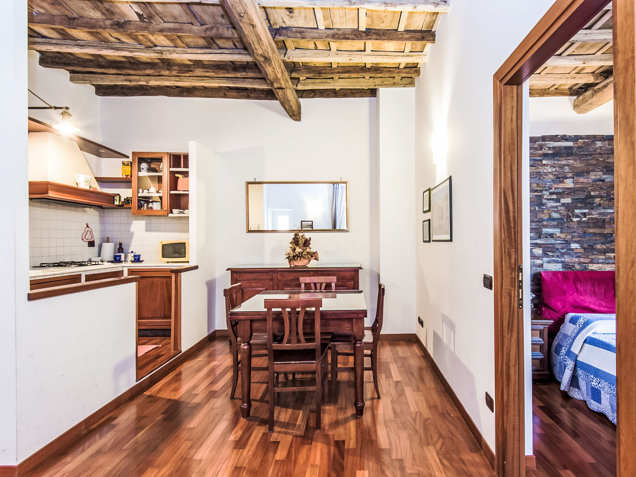 Appartement Domus Fori – Cuisine et coin repas, photo 7 sur 21
