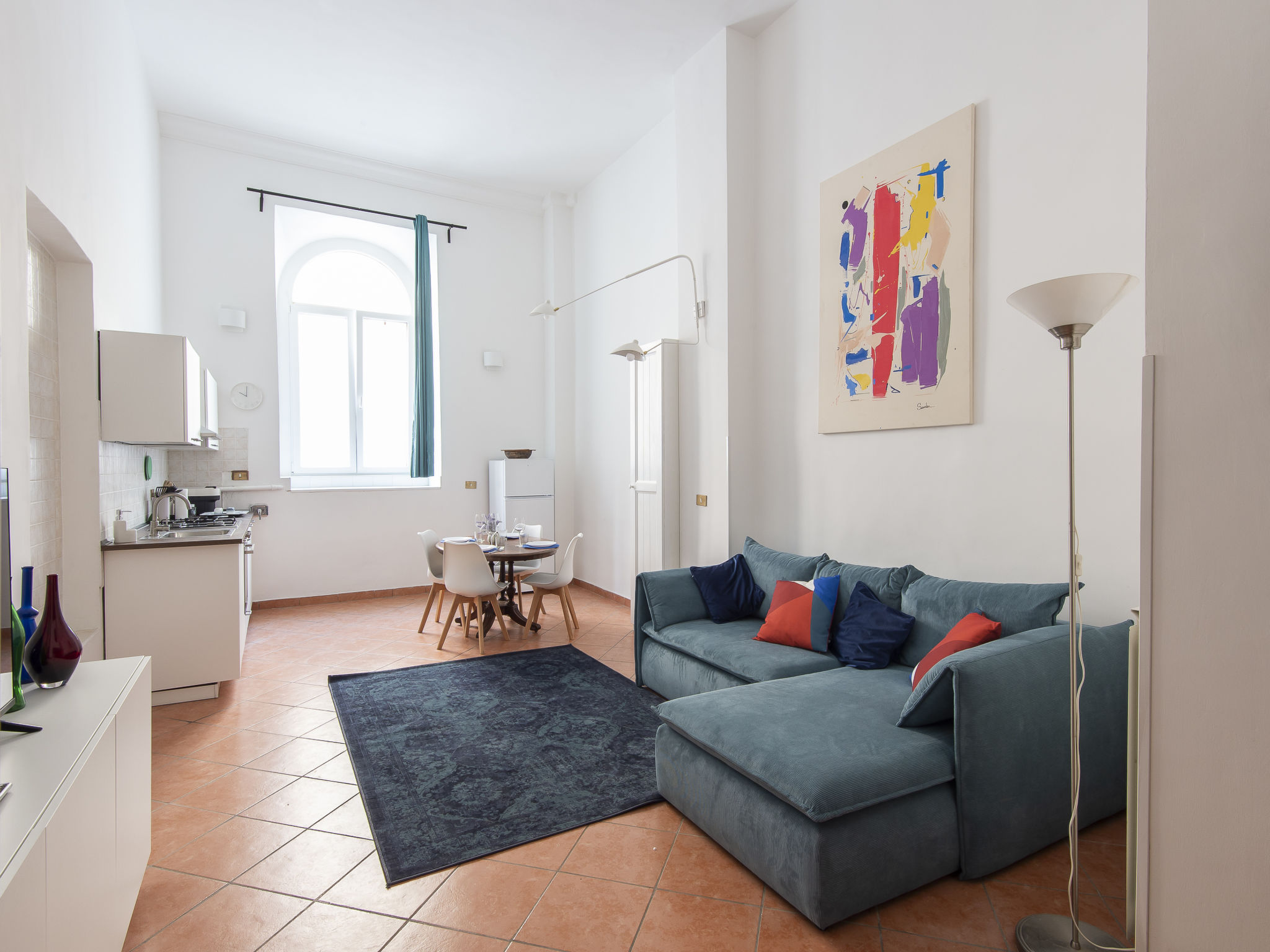 "Il Nido", appartement 3-kamers op 2 verdiepingen. Comfortabel ingericht: woon-/slaapkamer met 1 2-pers divanbed, eettafel en kookhoek. Open keuken (oven, afwasmachine, 4 kookpitten (vlammen), waterko..