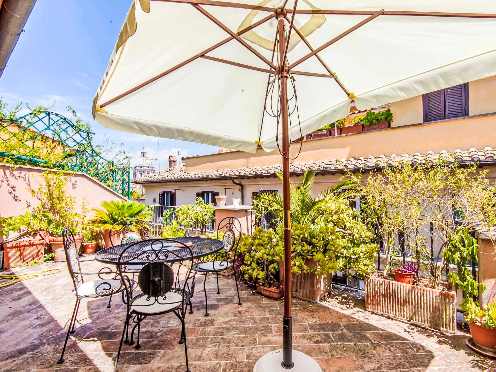 Charmant appartement met terras in het hart van Rome, vlakbij Piazza di Spagna - foto 15