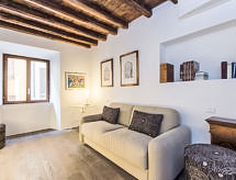 Historisch appartement in Monti, vlakbij het Colosseum en Forum Romanum - thumbnail 6