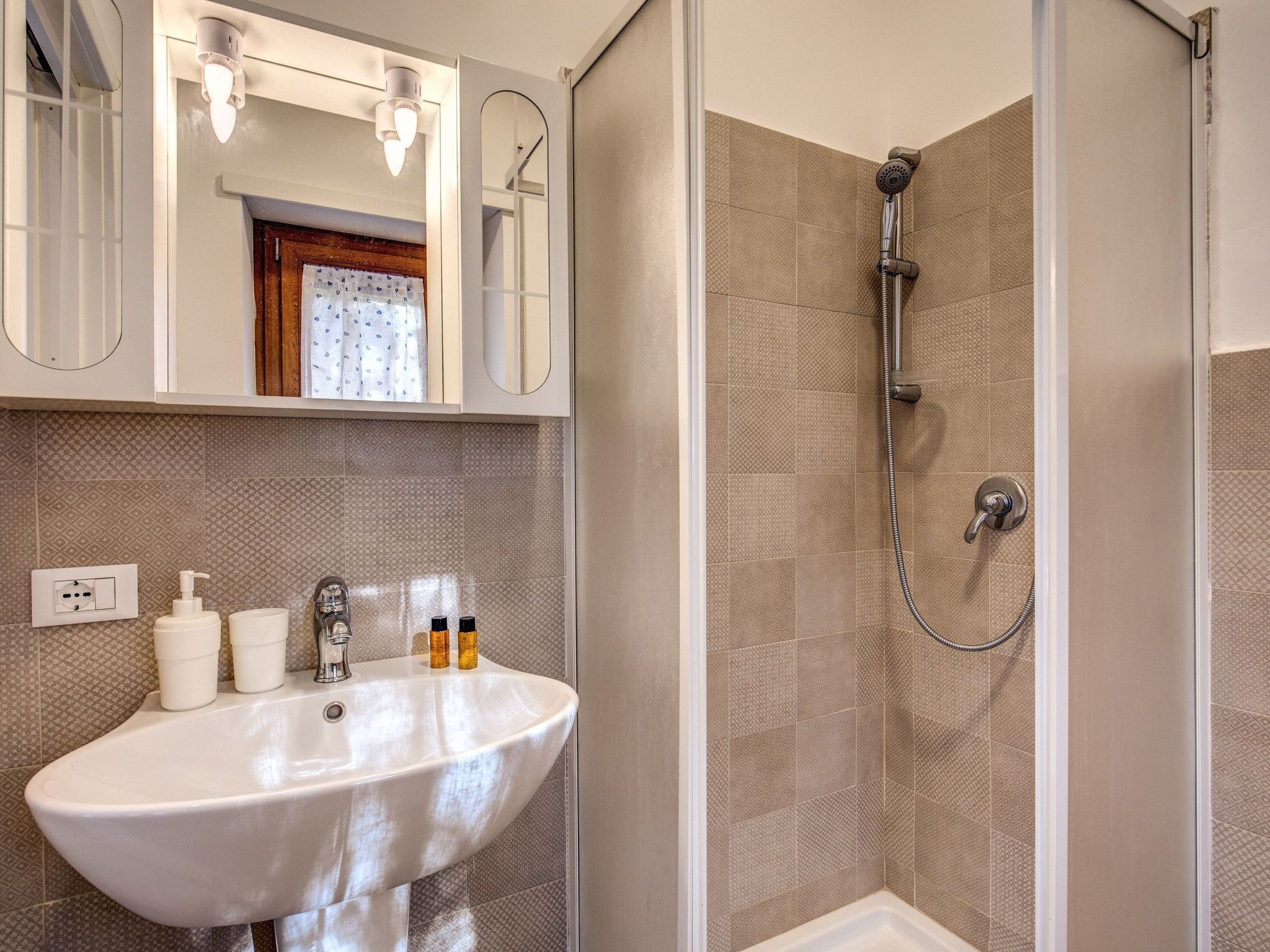 Wohnung Ardesia Terrasse in Rom-San Giovanni-Image-tags.info