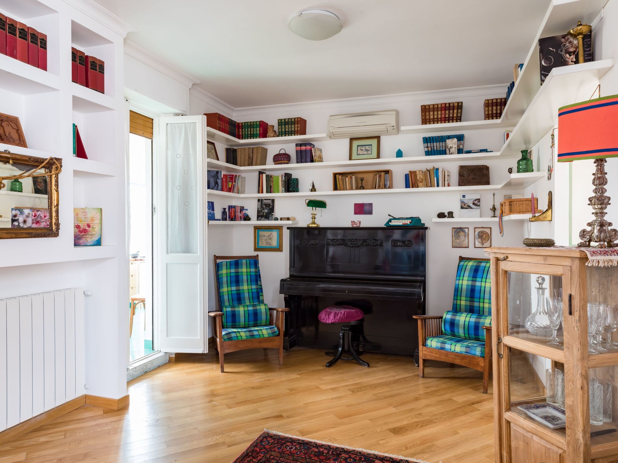 Rom Dachgeschoss mit Terrasse-Inside