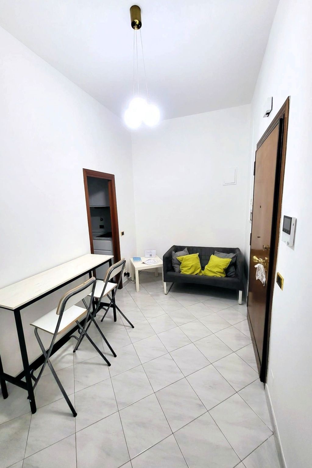 'Rhome Sweet Rhome-Binnen