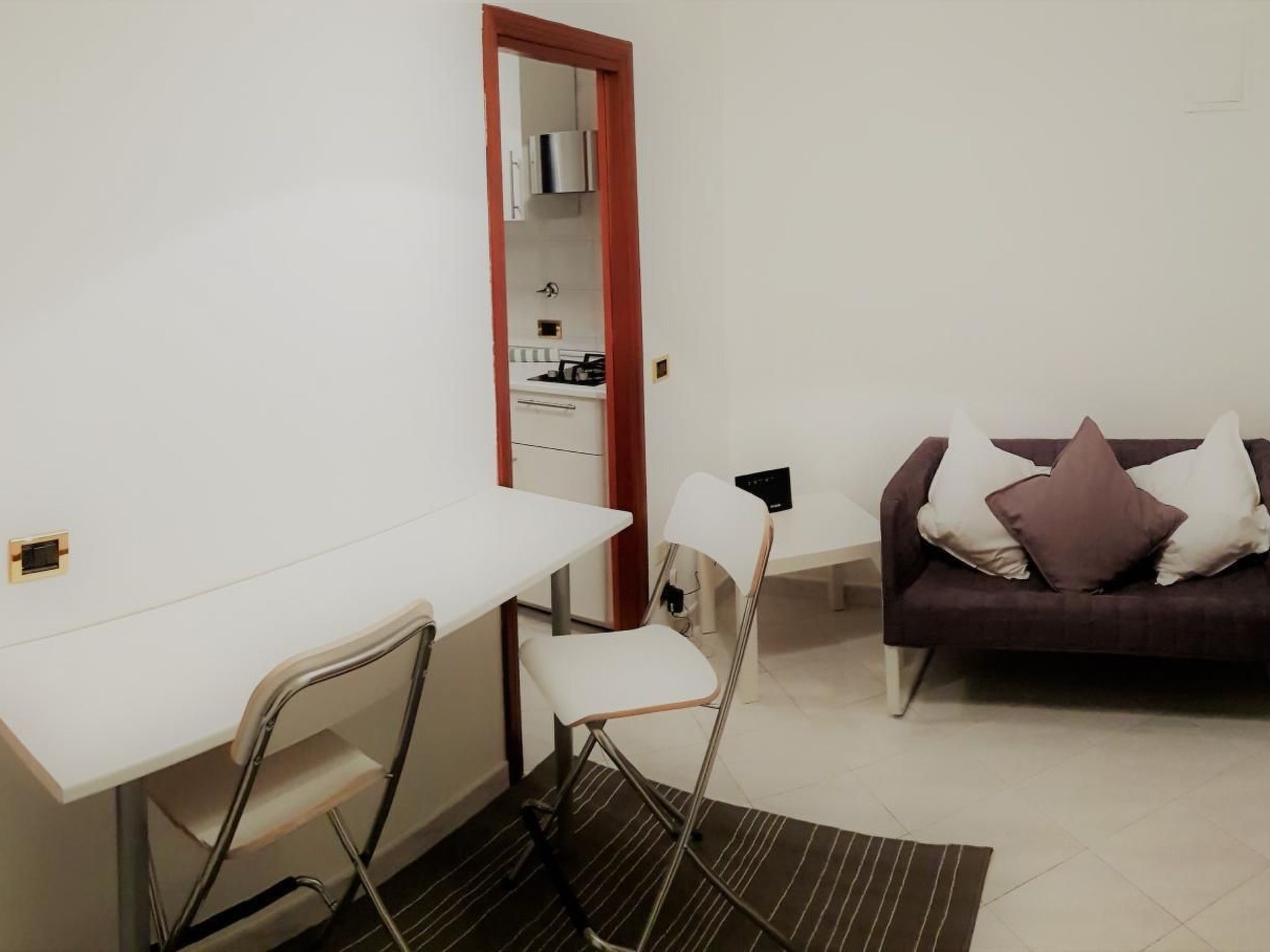 'Rhome Sweet Rhome-Binnen