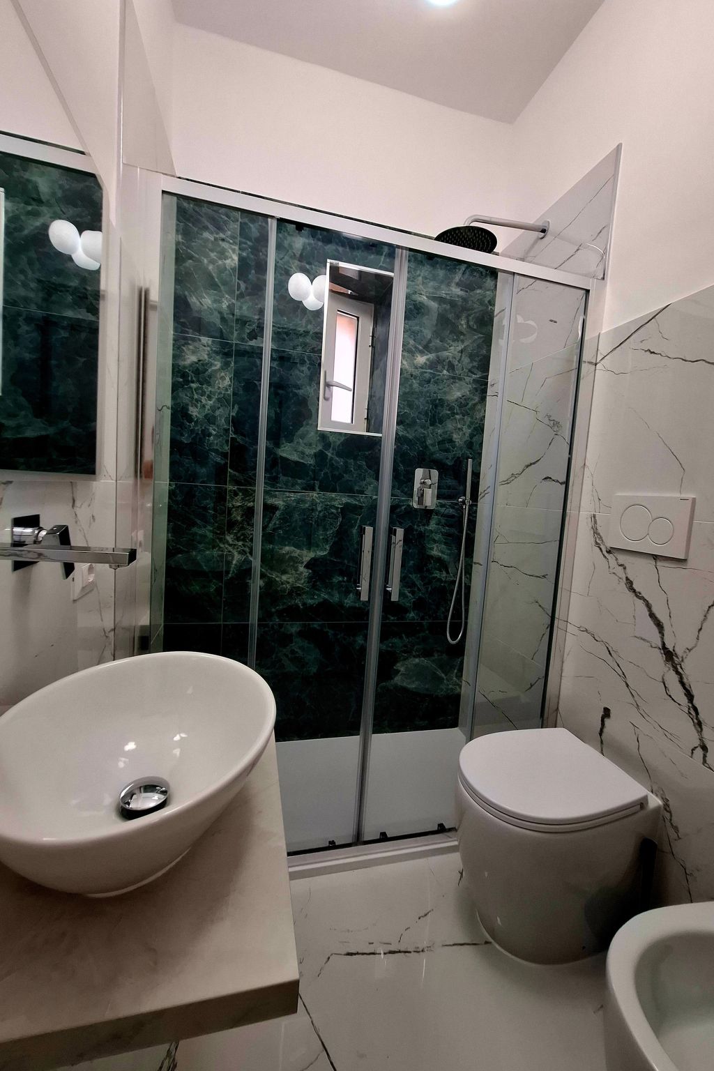 'Rhome Sweet Rhome-Binnen