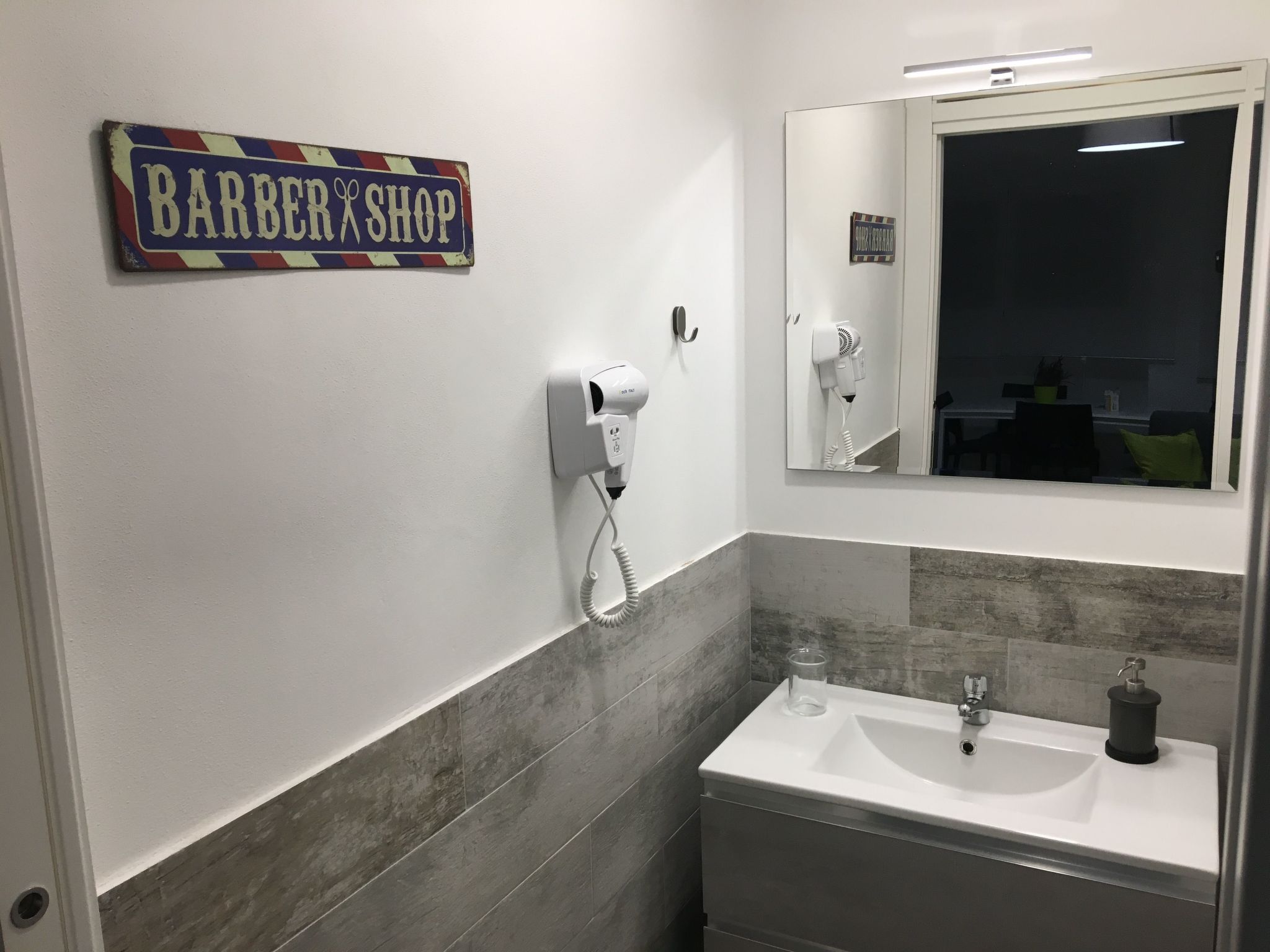 'Metropolitan Oasis-Image-tags.info