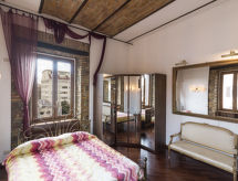 Lucilla Home