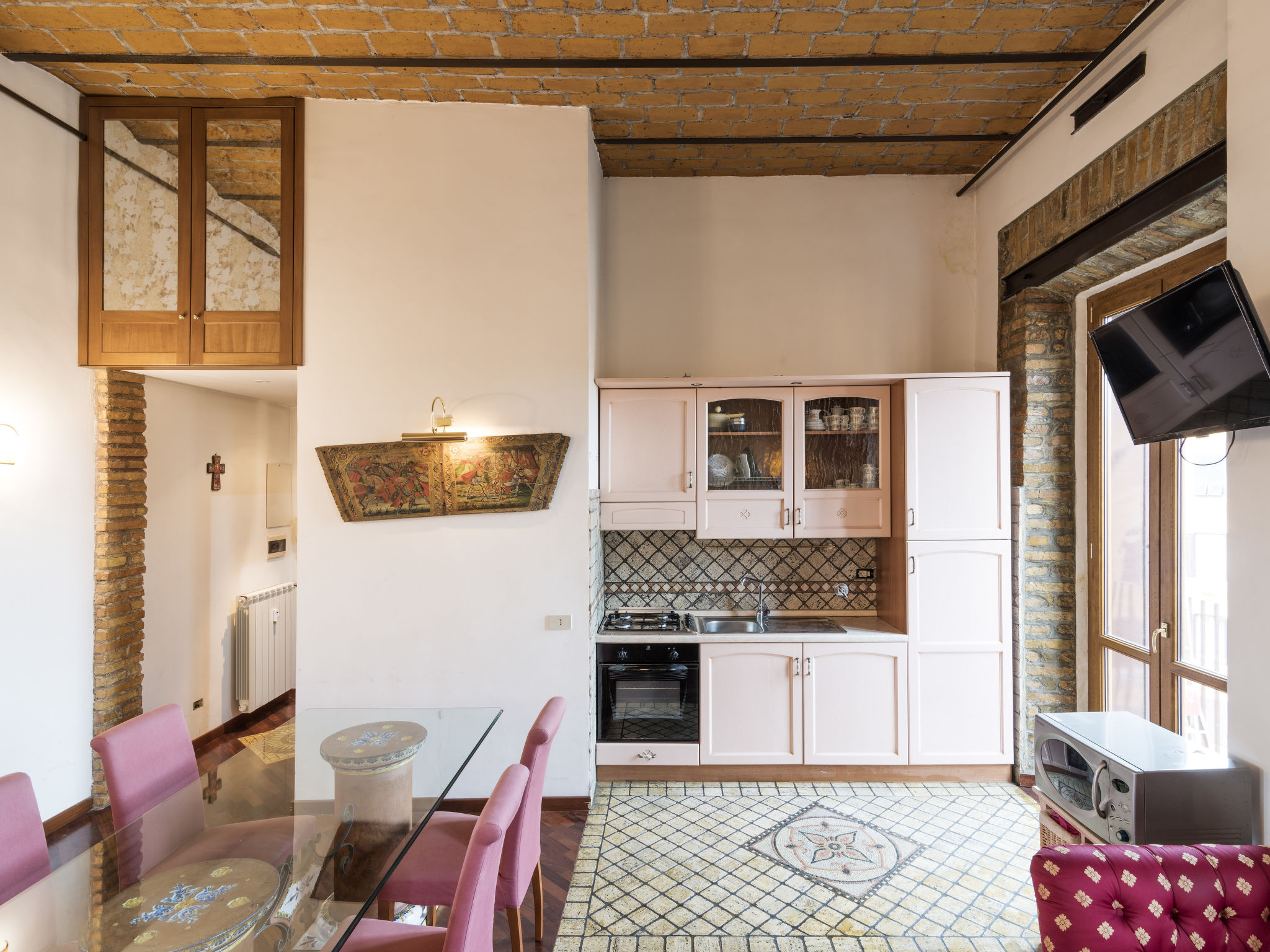 Lucilla Home